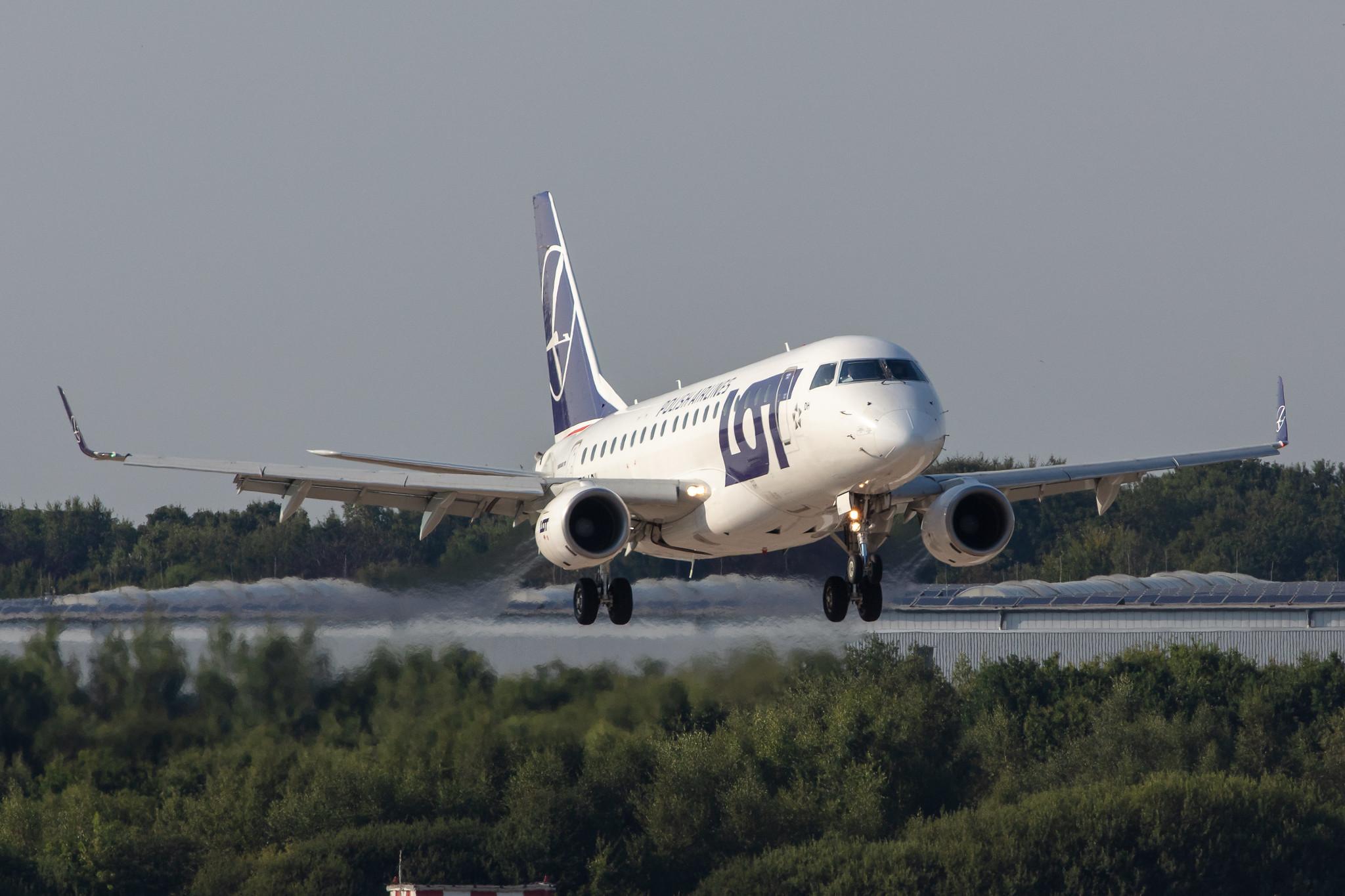 Hamburg Airport: LOT (LO / LOT) |  Embraer E170STD E170 | SP-LDH | MSN 17000069