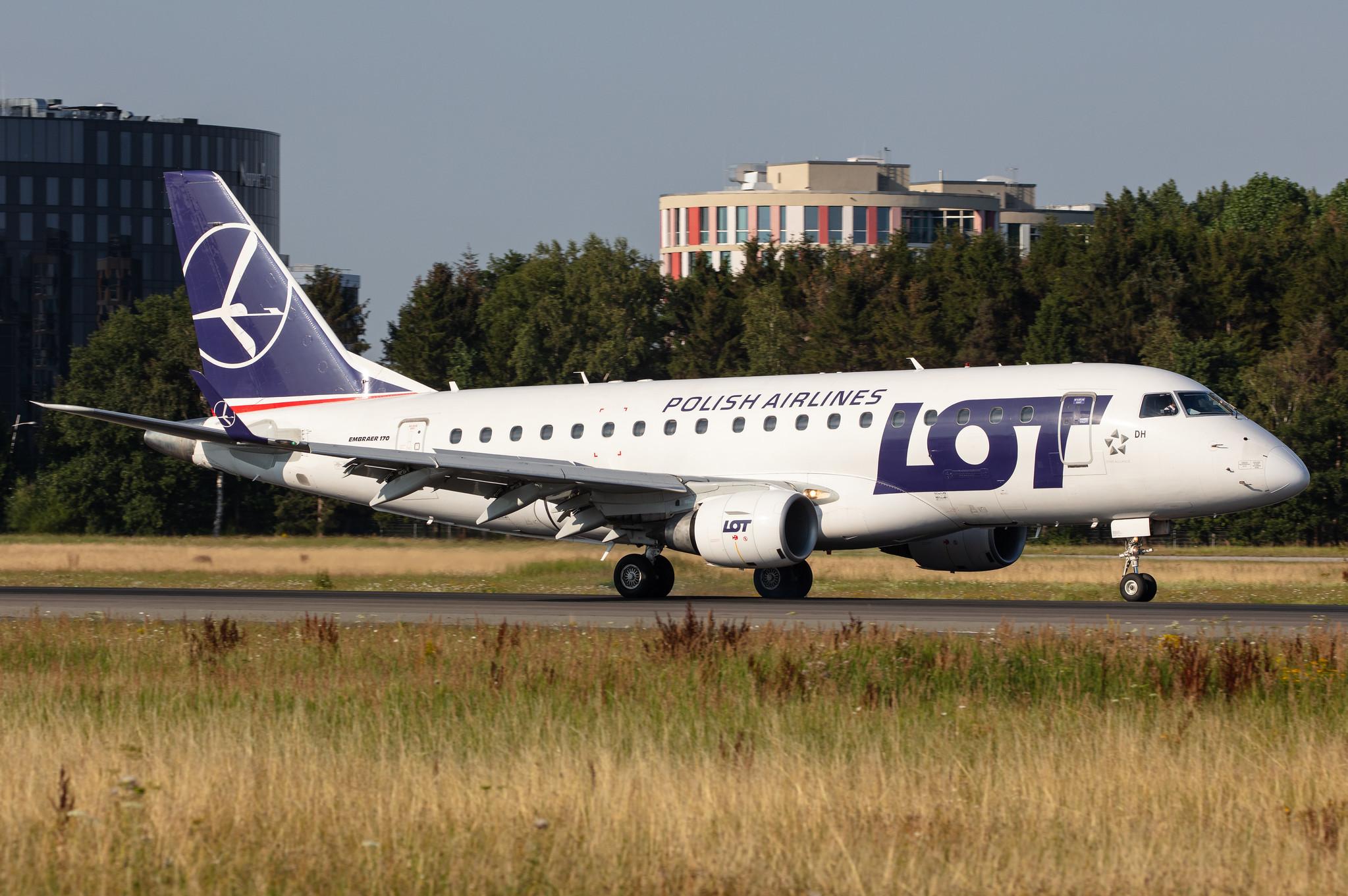 Hamburg Airport: LOT (LO / LOT) |  Embraer E170STD E170 | SP-LDH | MSN 17000069