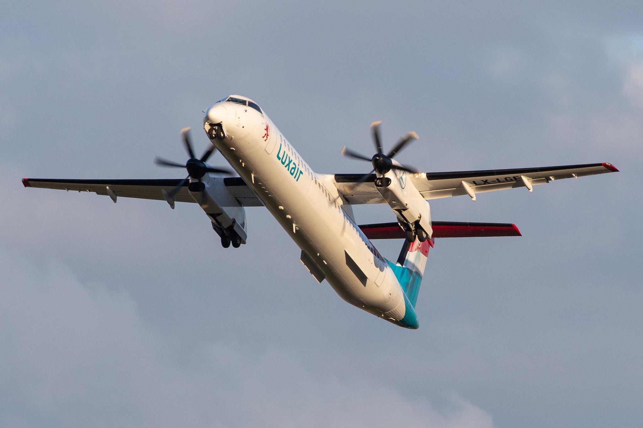 Hamburg Airport: Luxair (LG / LGL) |  De Havilland Canada Dash 8-400 DH8D | LX-LGF | MSN 4349