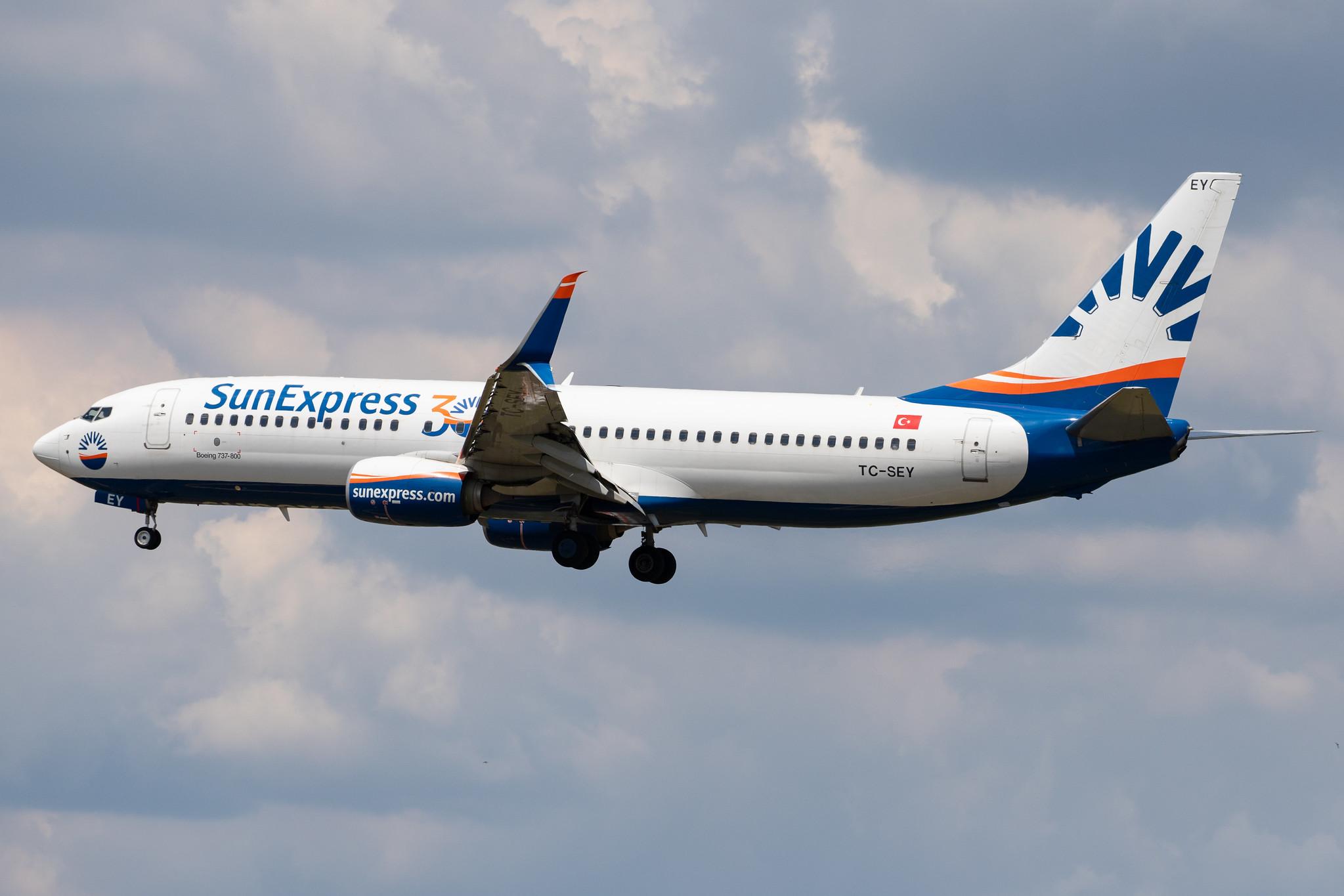 Frankfurt Airport: SunExpress (XQ / SXS) |  Boeing 737-8HC B738 | TC-SEY | MSN 61182