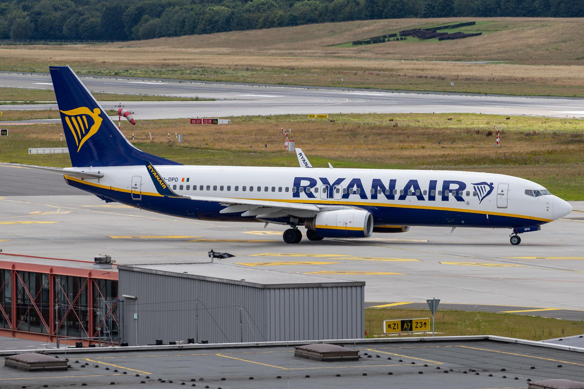 Hamburg Airport: Ryanair (FR / RYR) |  Boeing 737-8AS B738 | EI-DPD | MSN 33623