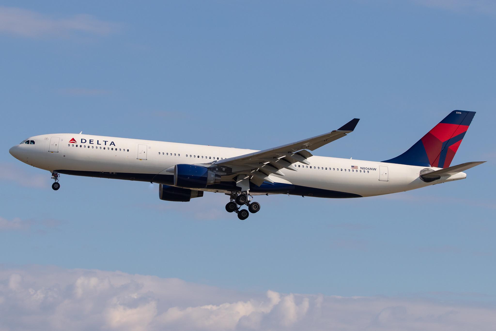 Frankfurt Airport: Delta Air Lines (DL / DAL) |  Airbus A330-323 A333 | N806NW | MSN 0578