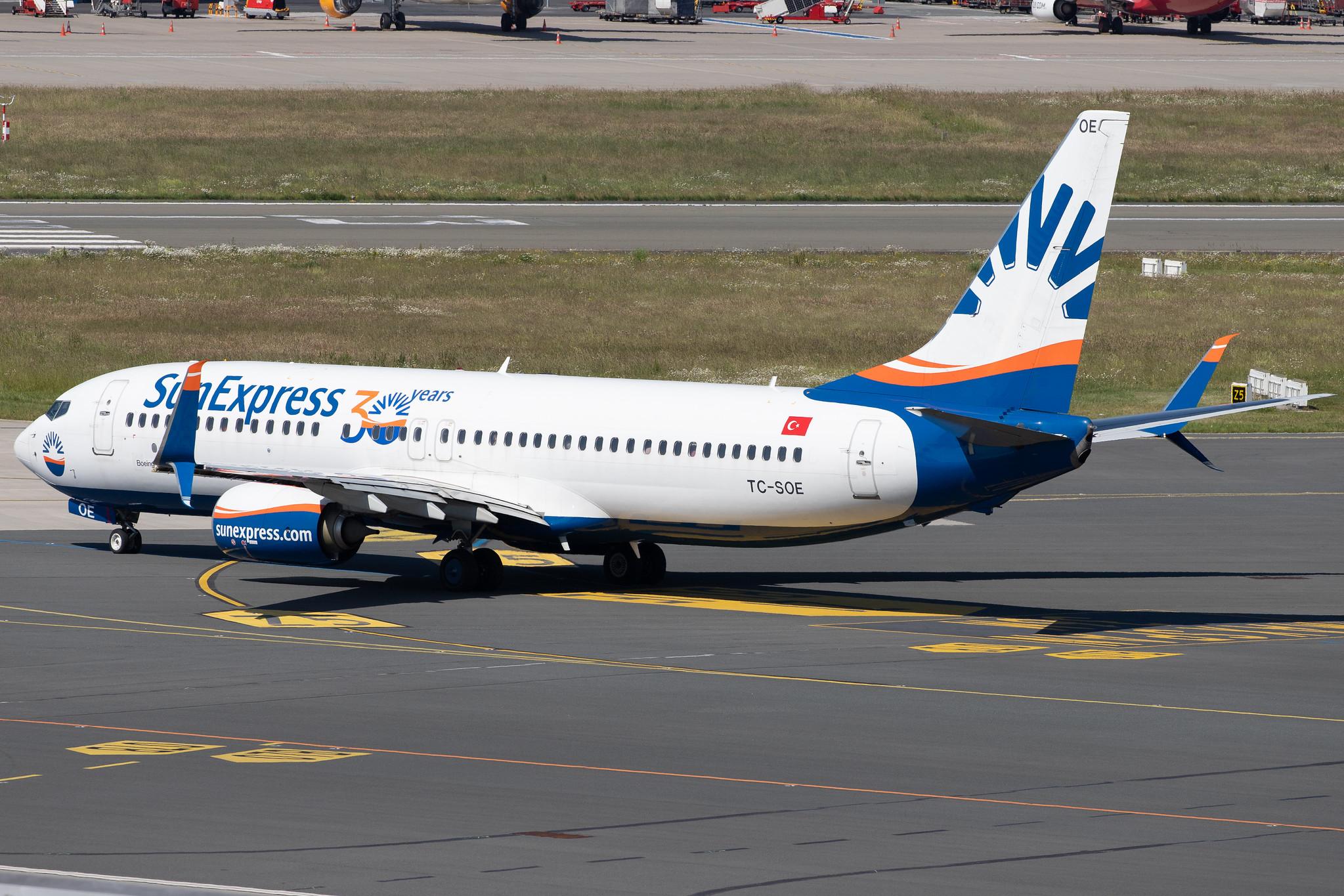 Hamburg Airport: SunExpress (XQ / SXS) |  Boeing 737-8HC B738 | TC-SOE | MSN 61177