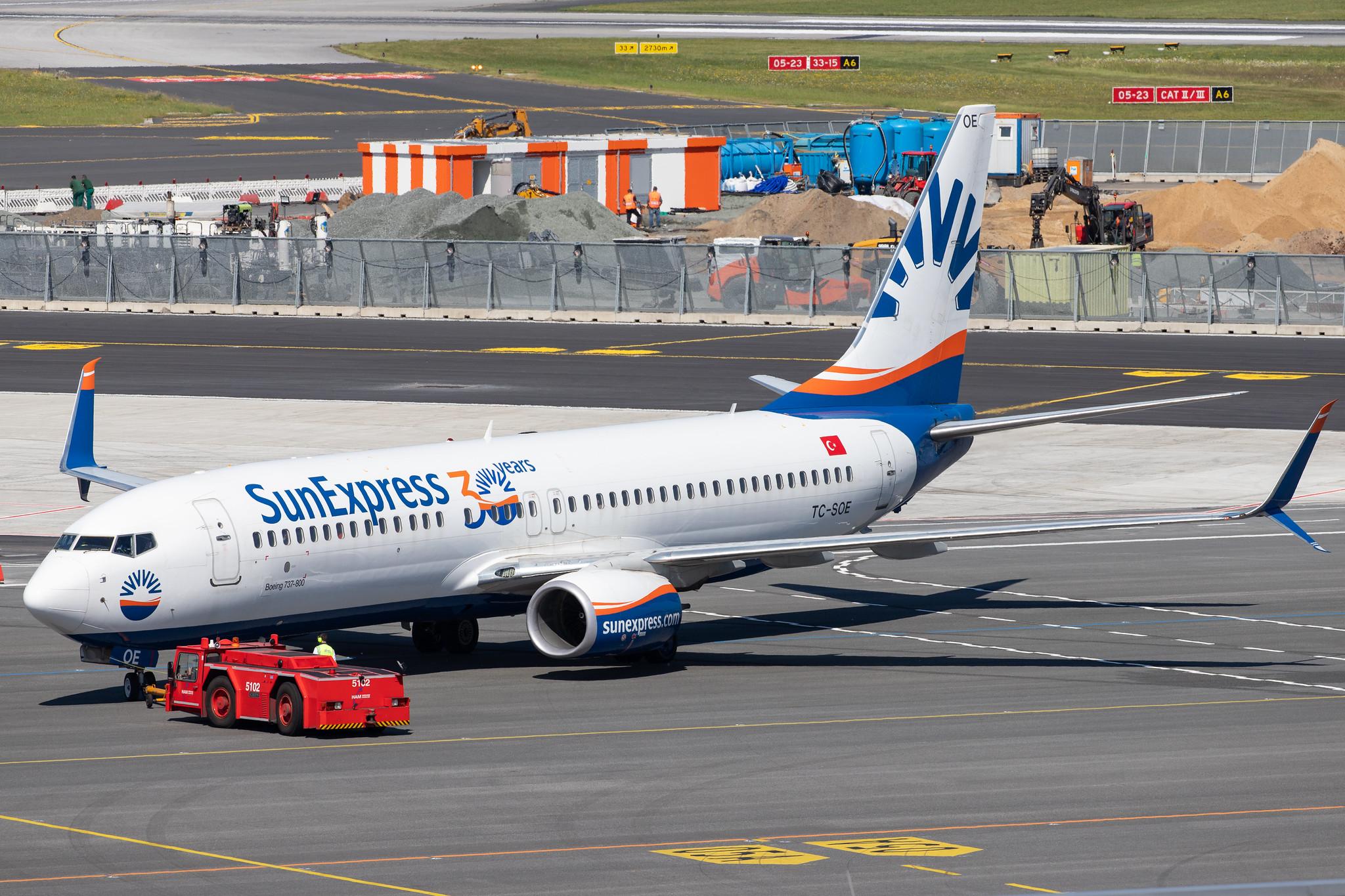 Hamburg Airport: SunExpress (XQ / SXS) |  Boeing 737-8HC B738 | TC-SOE | MSN 61177
