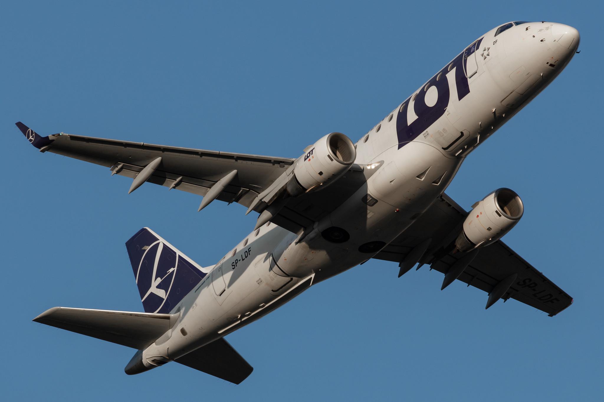 Hamburg Airport: LOT (LO / LOT) |  Embraer E170STD E170 | SP-LDF | MSN 17000035
