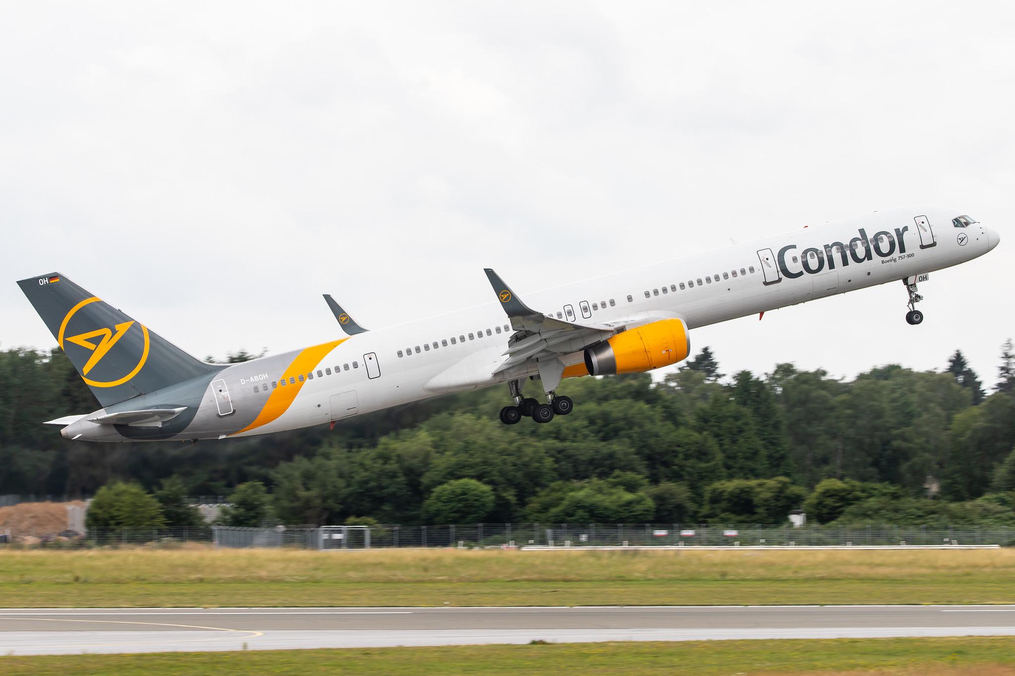 Hamburg Airport: Condor (DE / CFG) |  Boeing 757-330 B753 | D-ABOH | MSN 30030