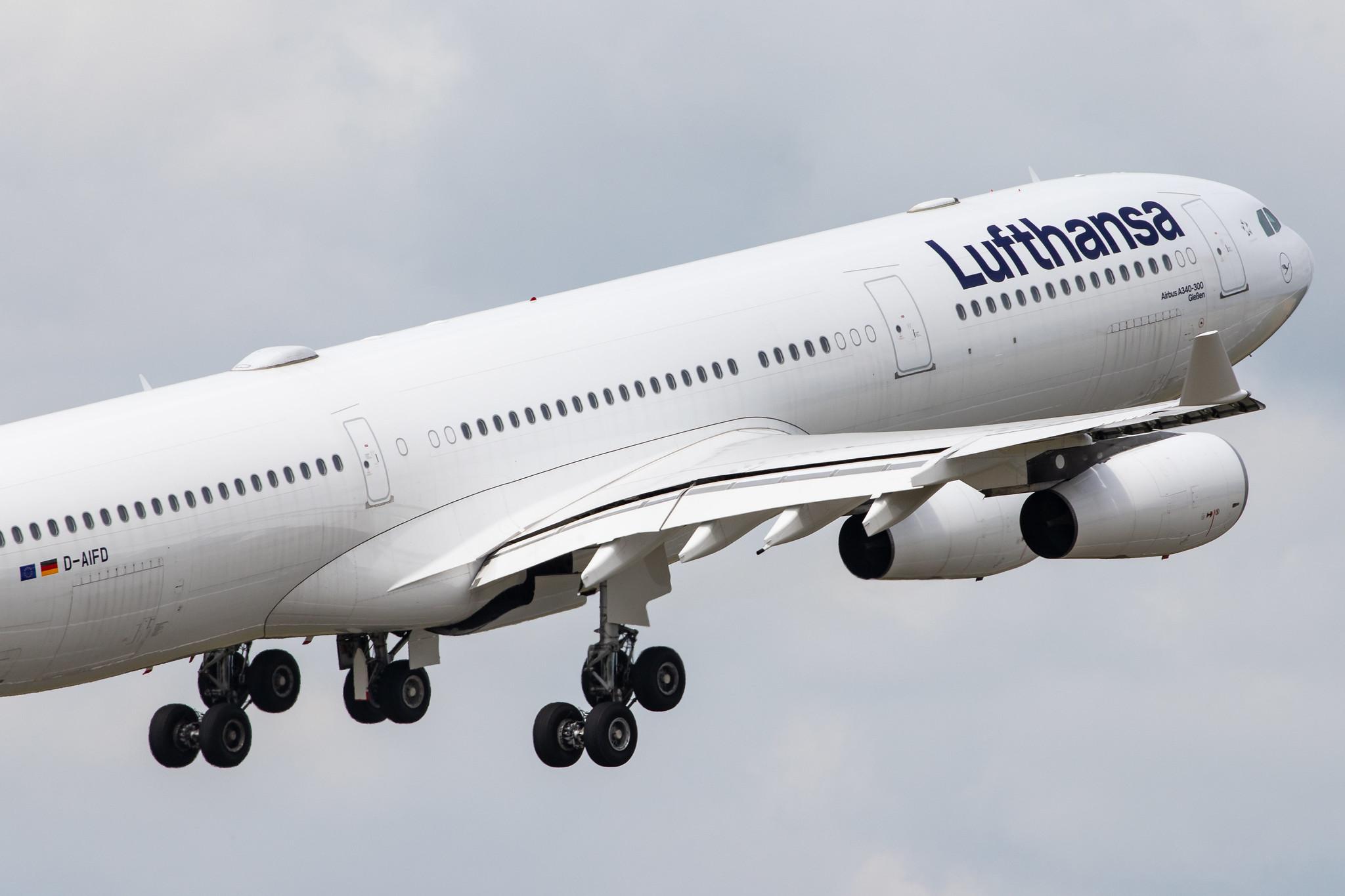 Hamburg Airport: Lufthansa (LH / DLH) |  Airbus A340-313 A343 | D-AIFD | MSN 0390