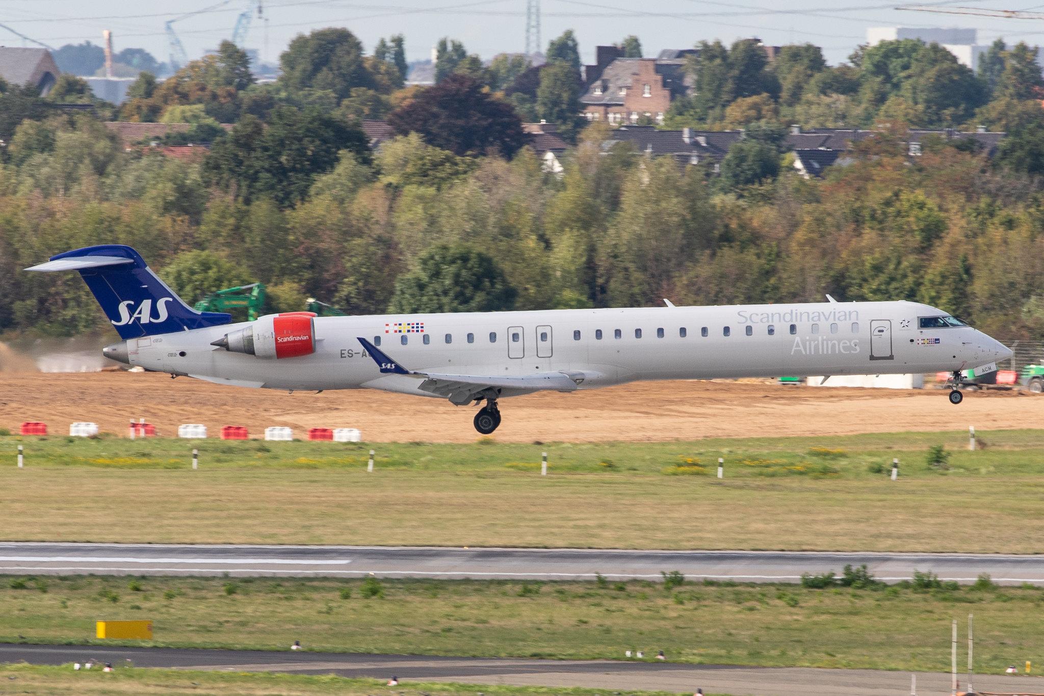Düsseldorf Airport: SAS (SK / SAS) | Operator: Regional Jet |  Bombardier CRJ-900LR CRJ9 | ES-ACM | MSN 15206