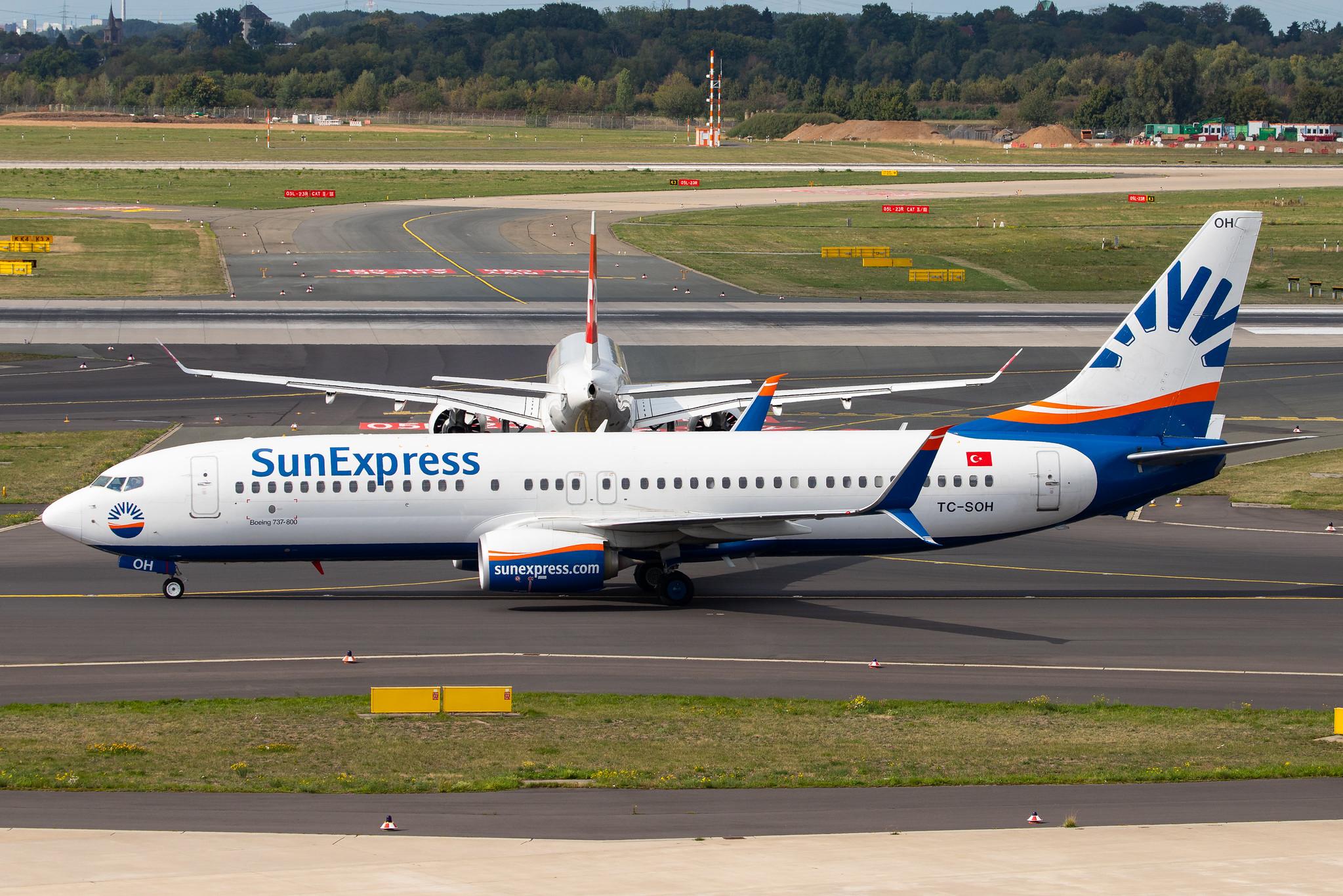 Düsseldorf Airport: SunExpress (XQ / SXS) |  Boeing 737-8HC B738 | TC-SOH | MSN 61193
