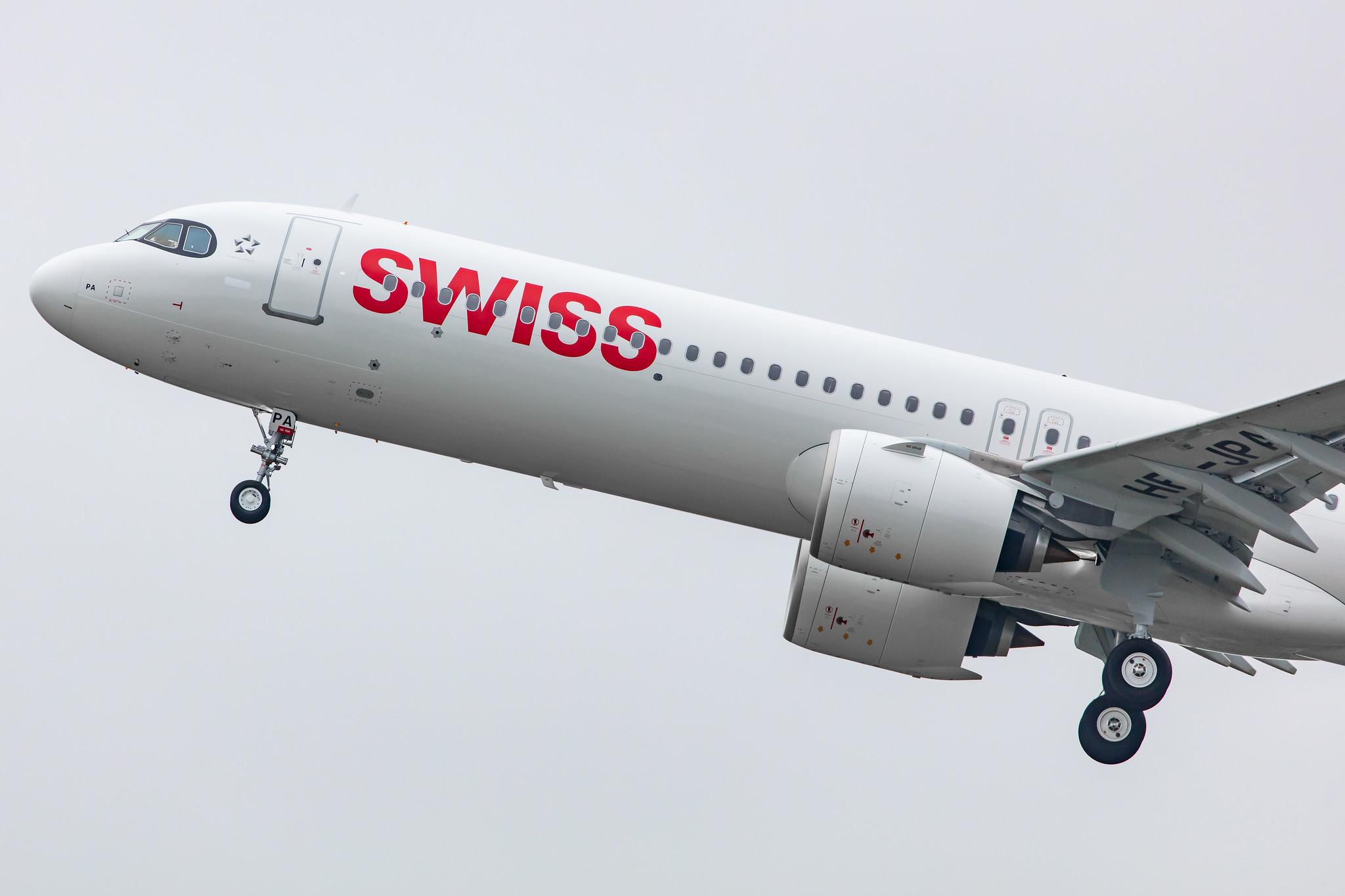 Hamburg Airport: Swiss (LX / SWR) |  Airbus A321-271NX A21N | D-AYAO | MSN 9417 (HB-JPA)