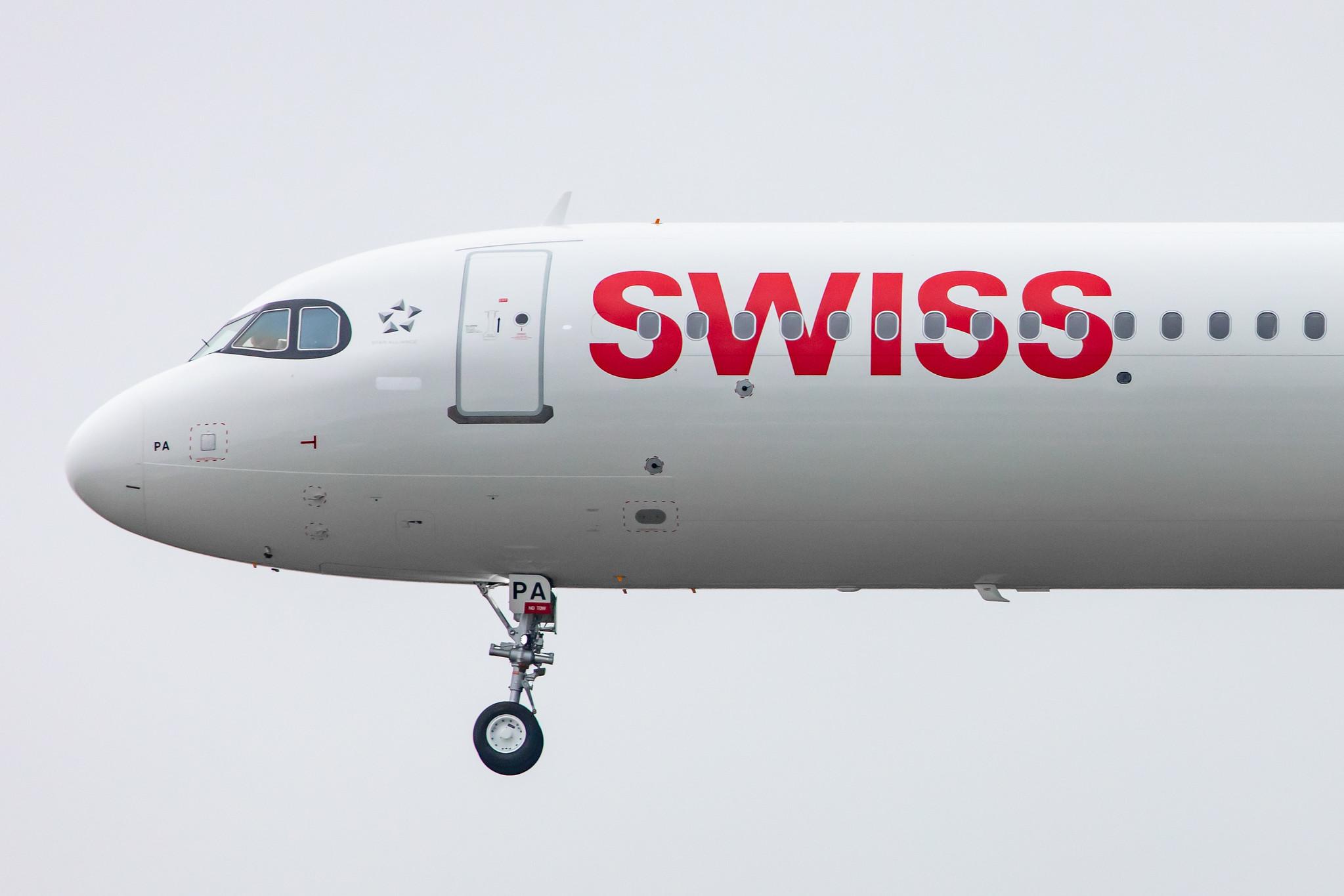 Hamburg Airport: Swiss (LX / SWR) |  Airbus A321-271NX A21N | D-AYAO | MSN 9417 (HB-JPA)