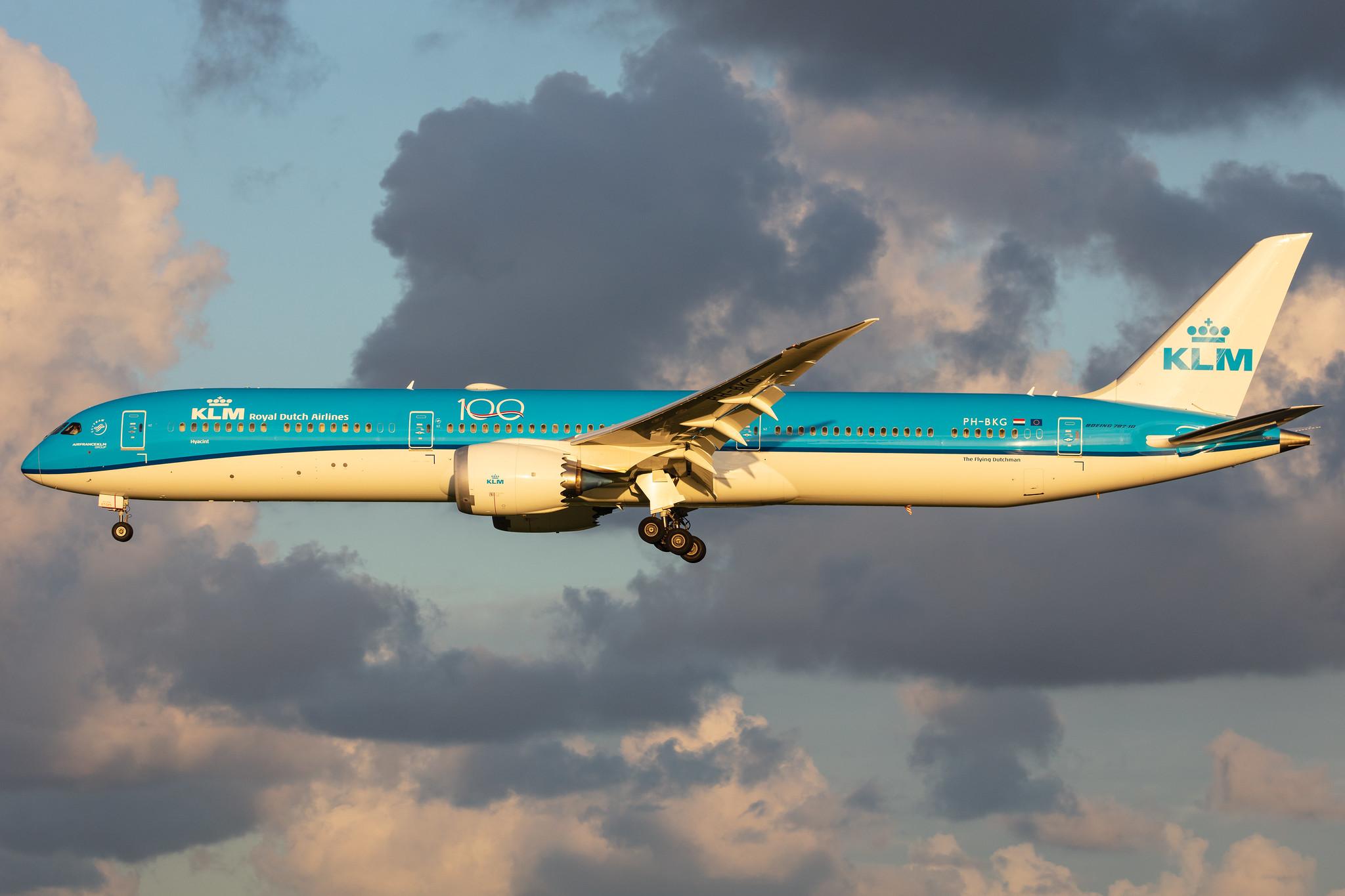 Amsterdam Airport Schiphol: KLM (KL / KLM) |  Boeing 787-10 Dreamliner B78X | PH-BKG | MSN 42508