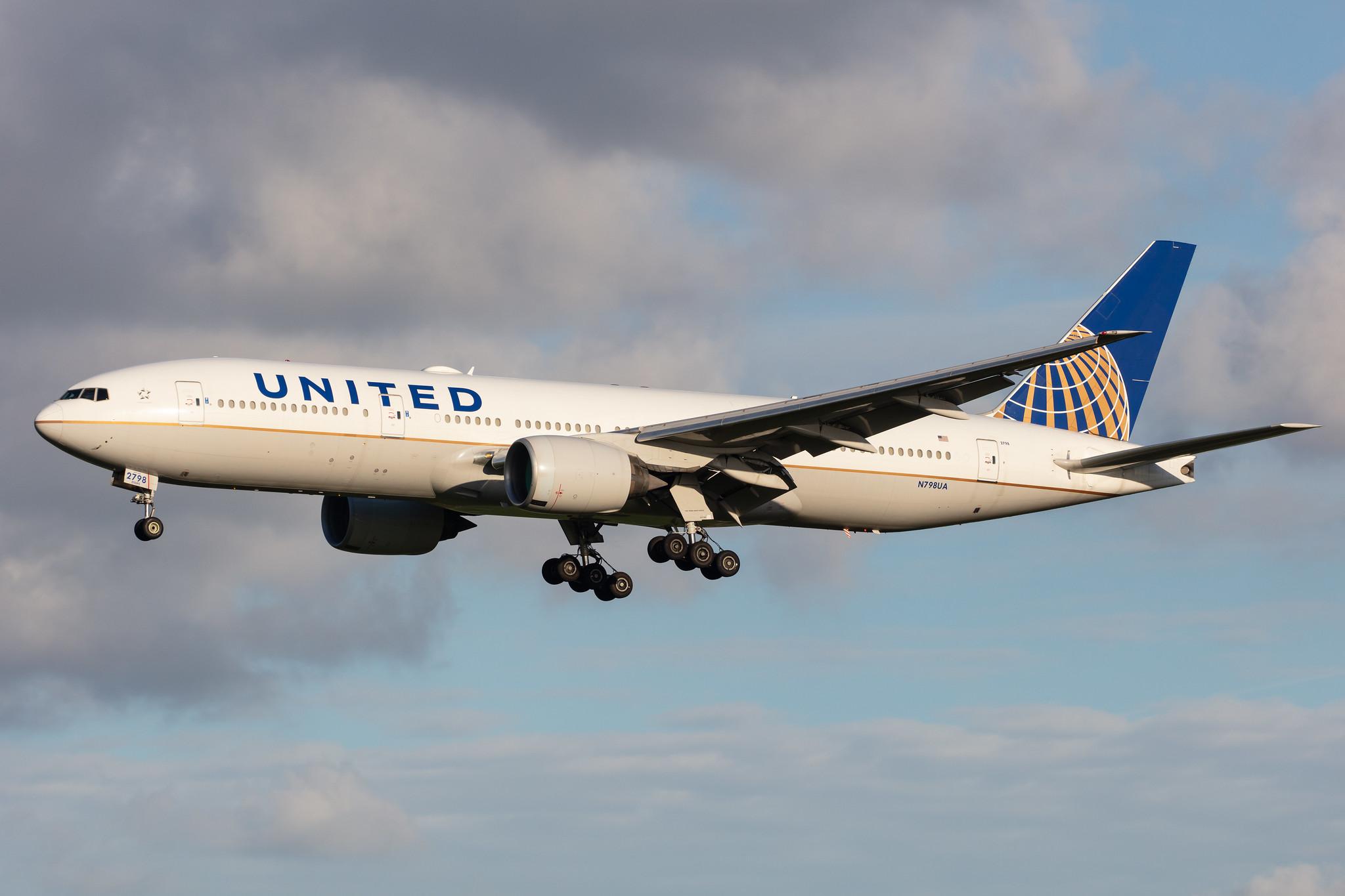 Amsterdam Airport Schiphol: United Airlines (UA / UAL) |  Boeing 777-222(ER) B772 | N798UA | MSN 26928