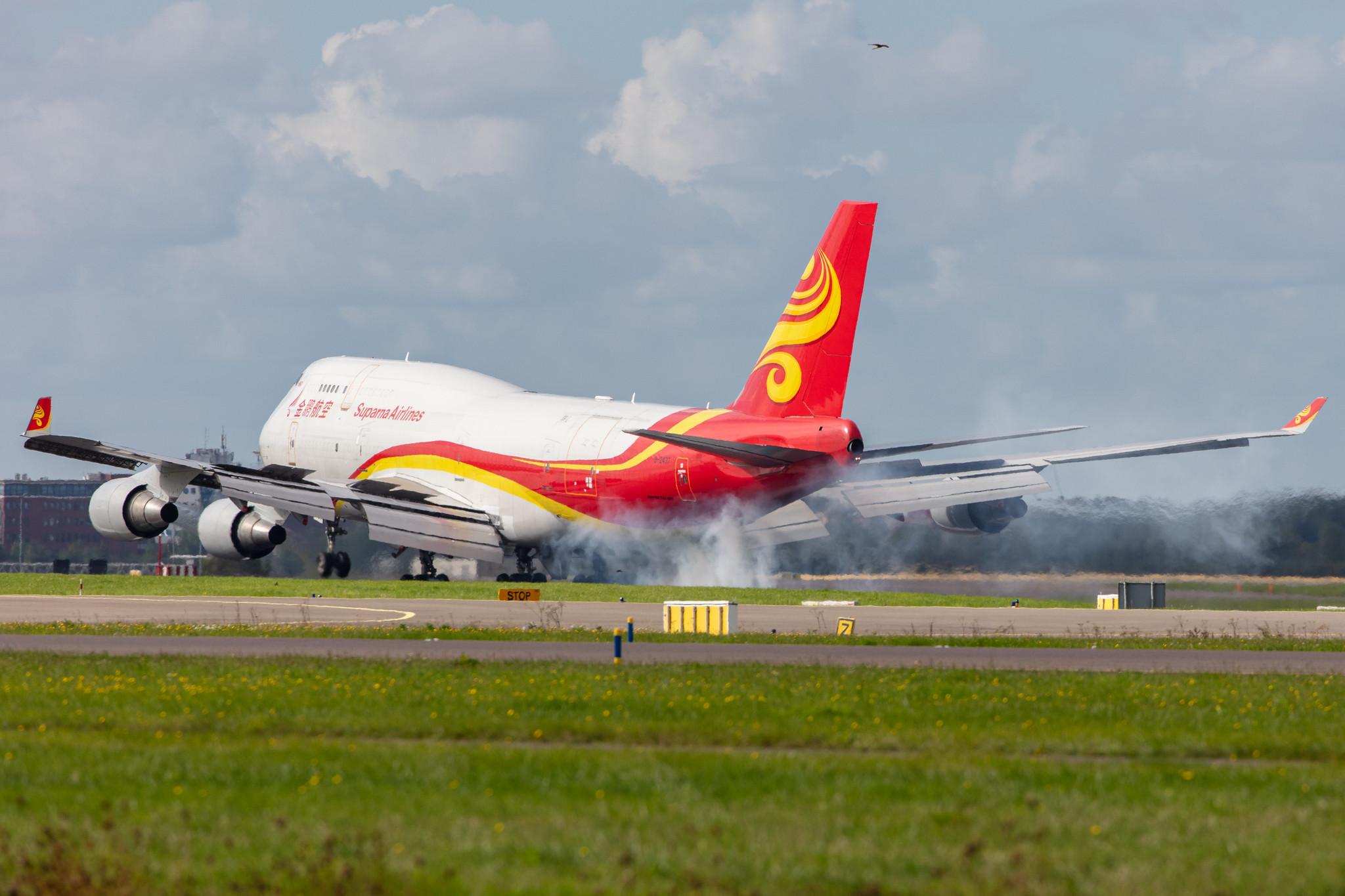 Amsterdam Airport Schiphol: Suparna Airlines (Y8 / YZR) |  Boeing 747-481(BDSF) B744 | B-2437 | MSN 25207