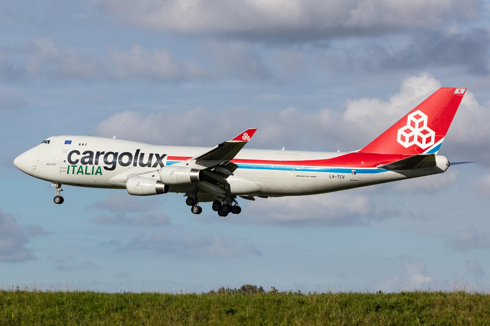 Amsterdam Airport Schiphol: Cargolux Italia (C8 / ICV) |  Boeing 747-4R7(F) B744 | LX-TCV | MSN 30401