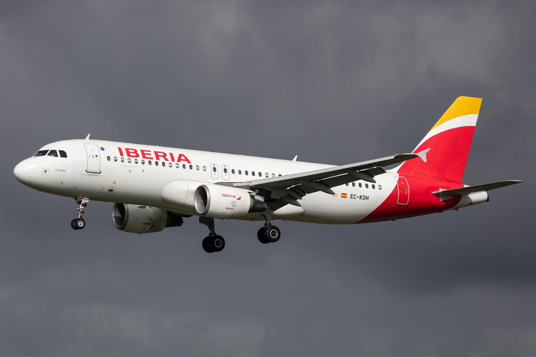 Amsterdam Airport Schiphol: Iberia (IB / IBE) |  Airbus A320-214 A320 | EC-KOH | MSN 2248