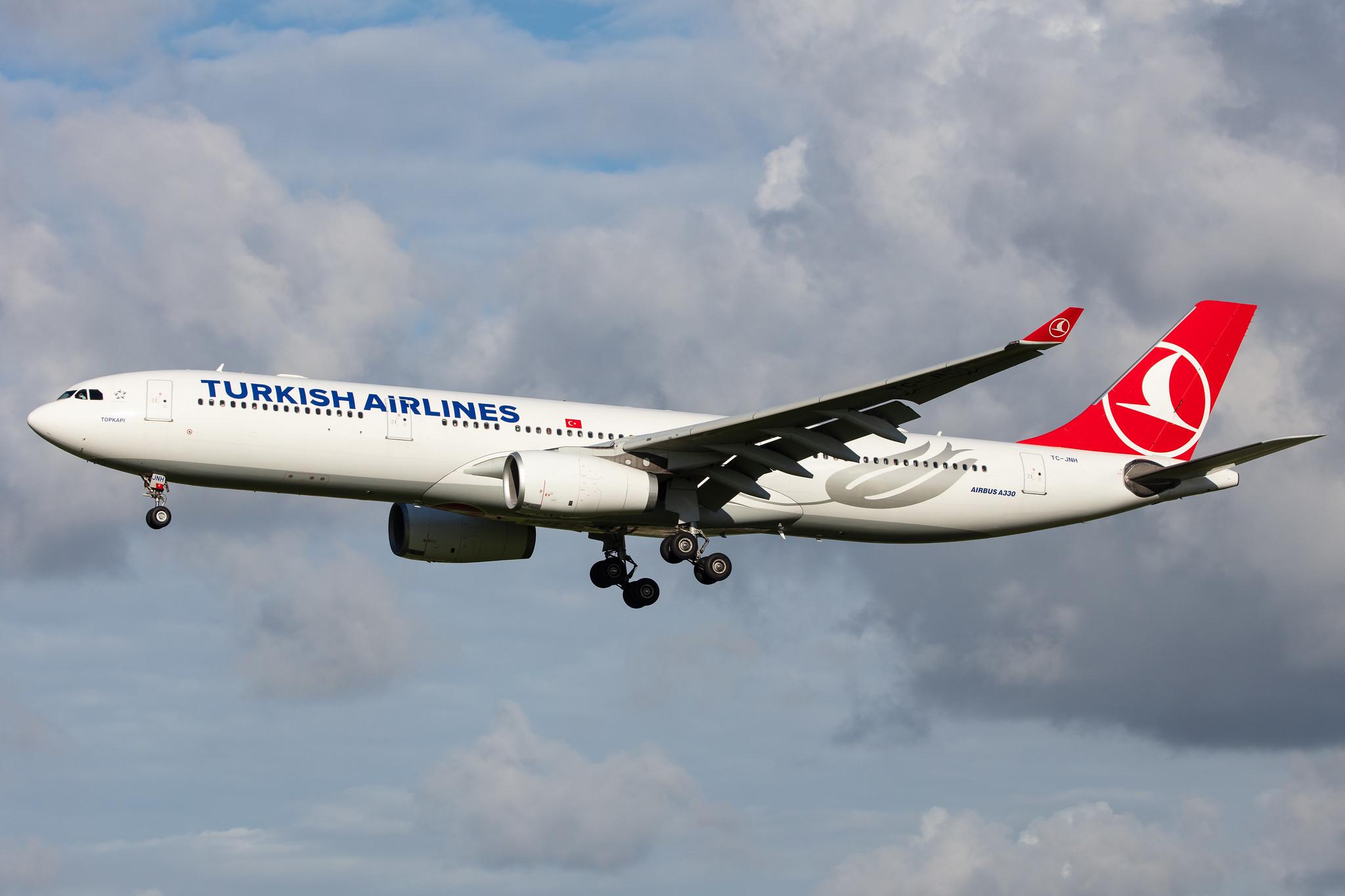Amsterdam Airport Schiphol: Turkish Airlines (TK / THY) |  Airbus A330-343 A333 | TC-JNH | MSN 1150