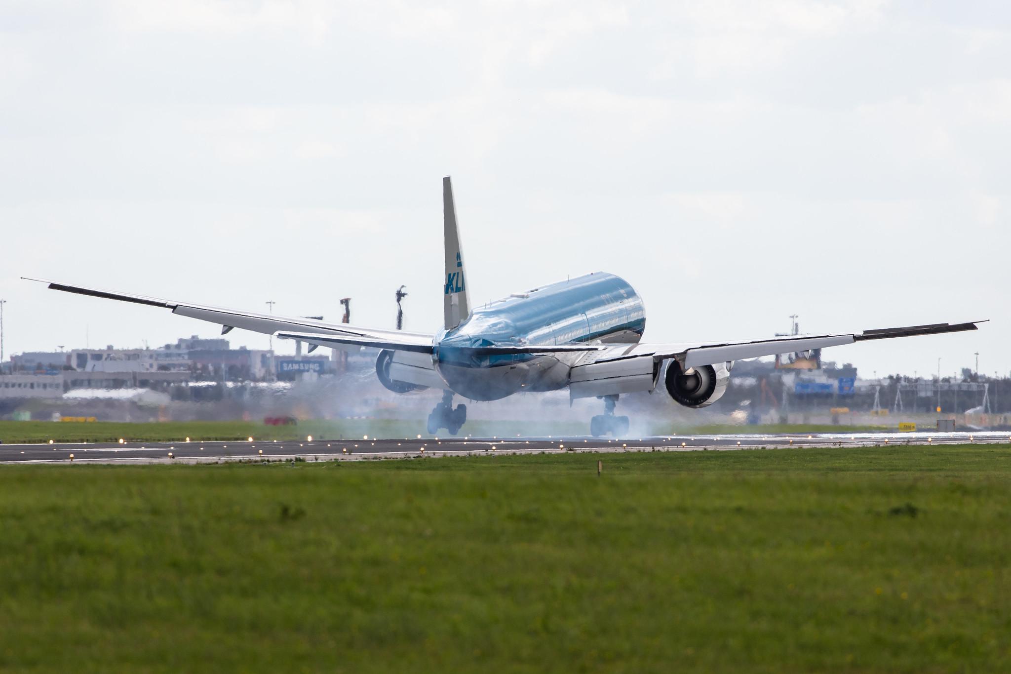 Amsterdam Airport Schiphol: KLM (KL / KLM) |  Boeing 777-306(ER) B77W | PH-BVS | MSN 61604