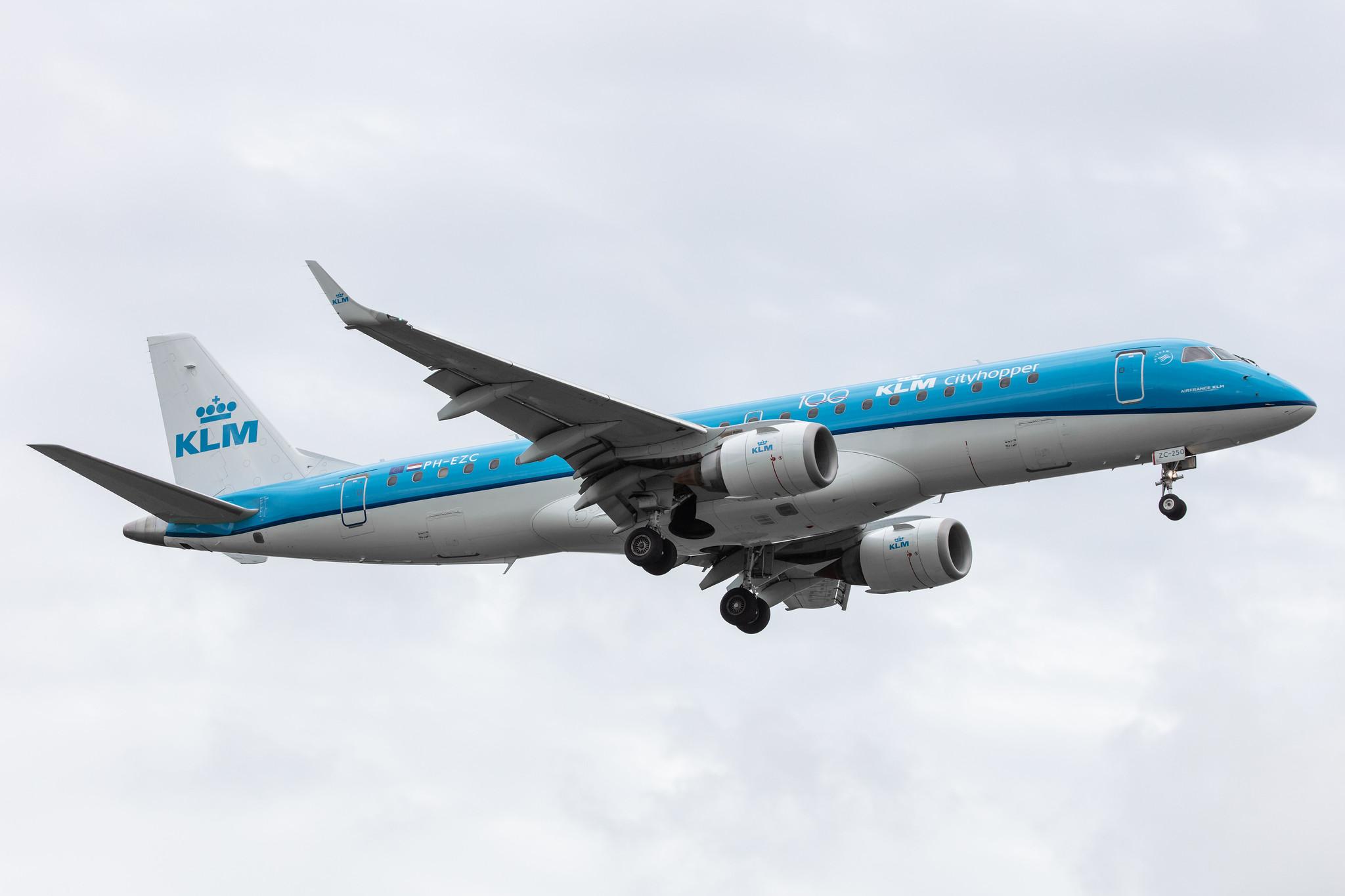 Amsterdam Airport Schiphol: KLM (KL / KLM) | Operator: KLM Cityhopper |  Embraer E190STD E190 | PH-EZC | MSN 19000250