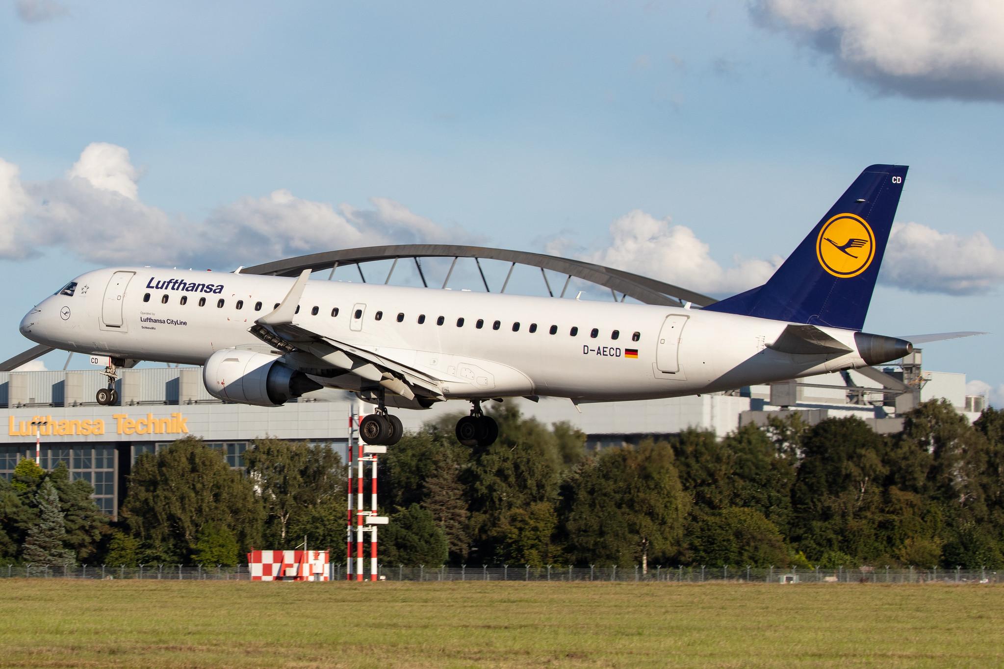 Hamburg Airport: Lufthansa (LH / DLH) | Operator: Lufthansa CityLine |  Embraer E190LR E190 | D-AECD | MSN 19000337