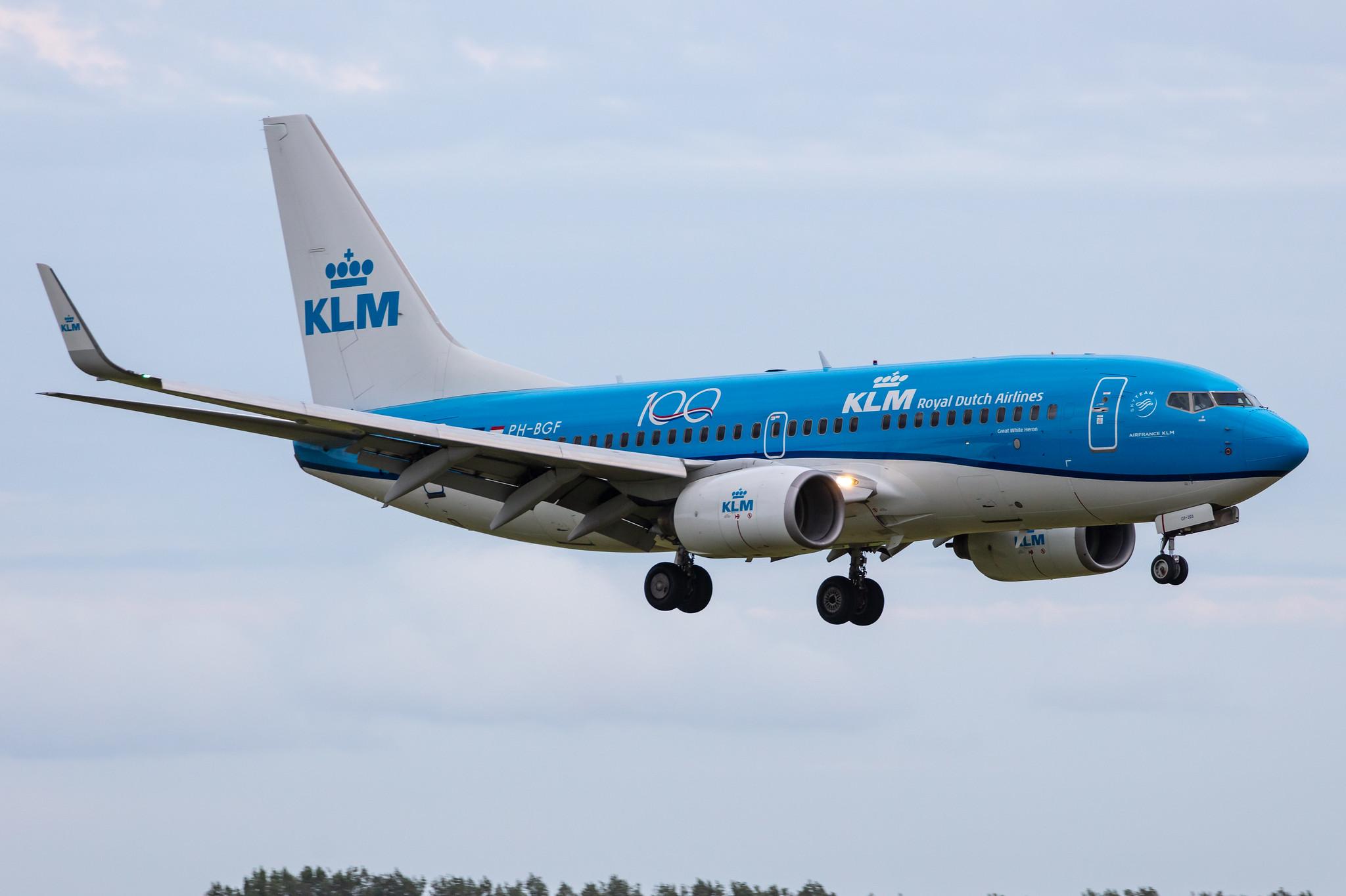 Amsterdam Airport Schiphol: KLM (KL / KLM) |  Boeing 737-7K2 B737 | PH-BGF | MSN 30365