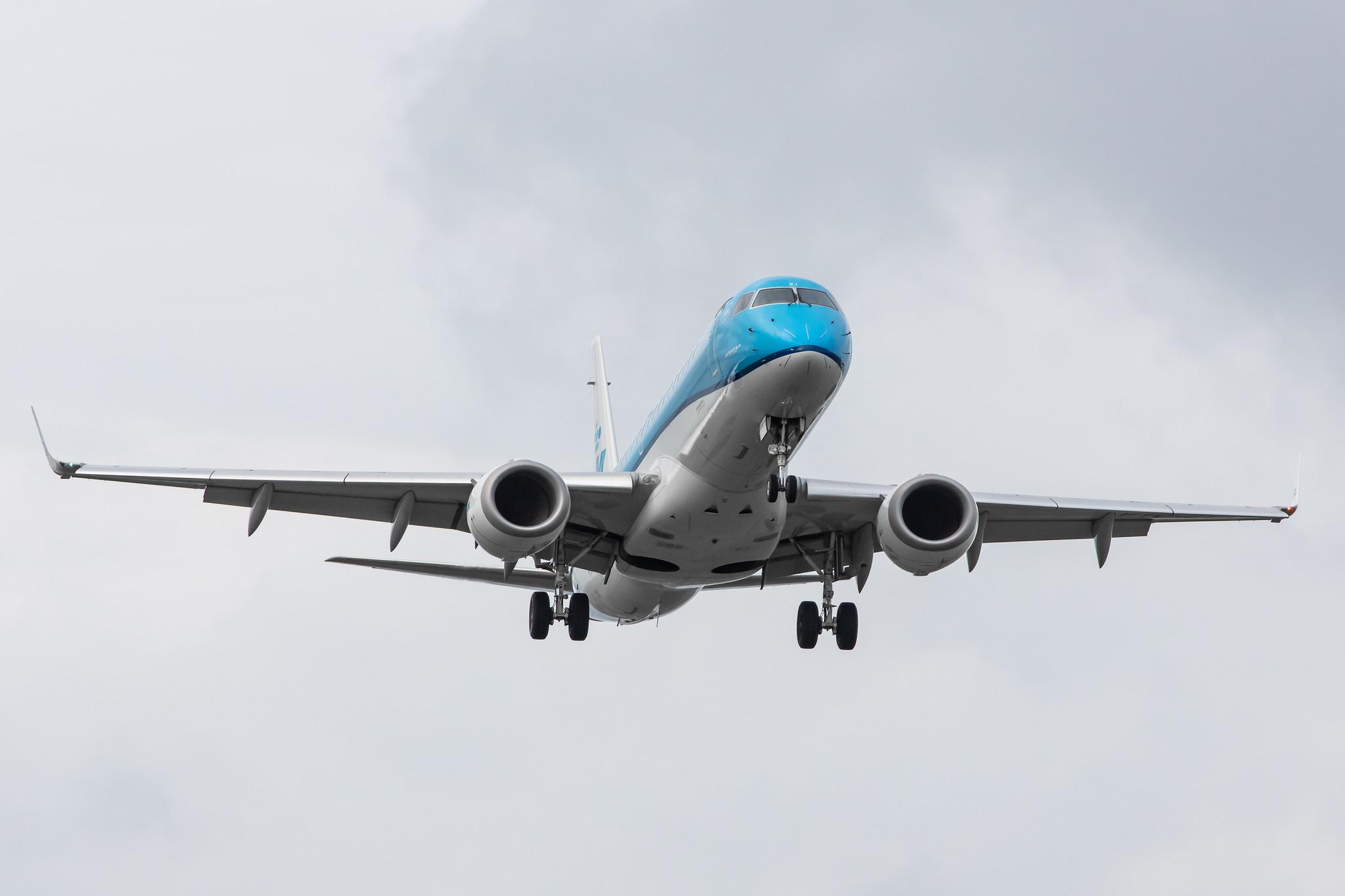 Amsterdam Airport Schiphol: KLM (KL / KLM) | Operator: KLM Cityhopper |  Embraer E190STD E190 | PH-EZI | MSN 19000322