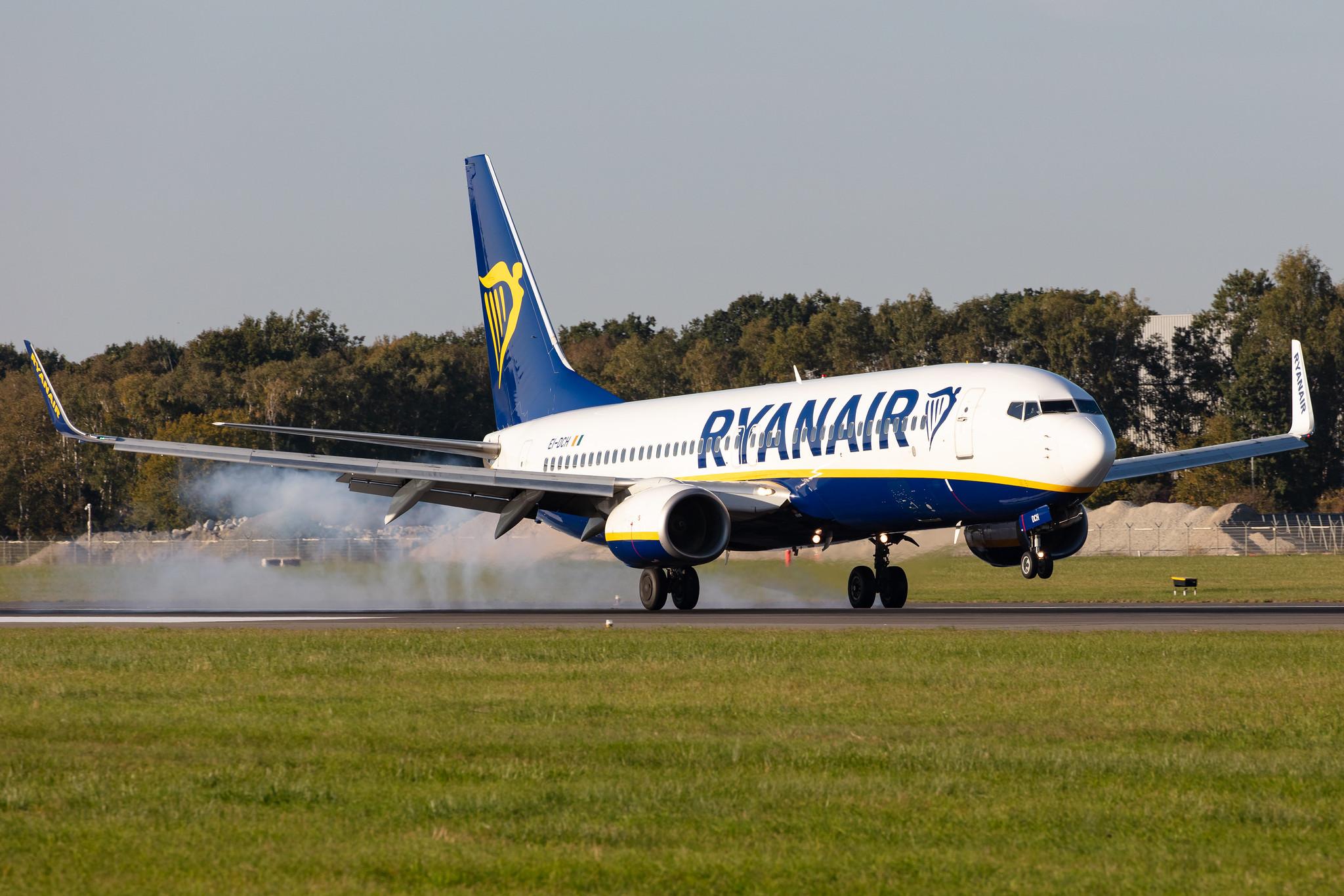 Hamburg Airport: Ryanair (FR / RYR) |  Boeing 737-8AS B738 | EI-DCH | MSN 33566
