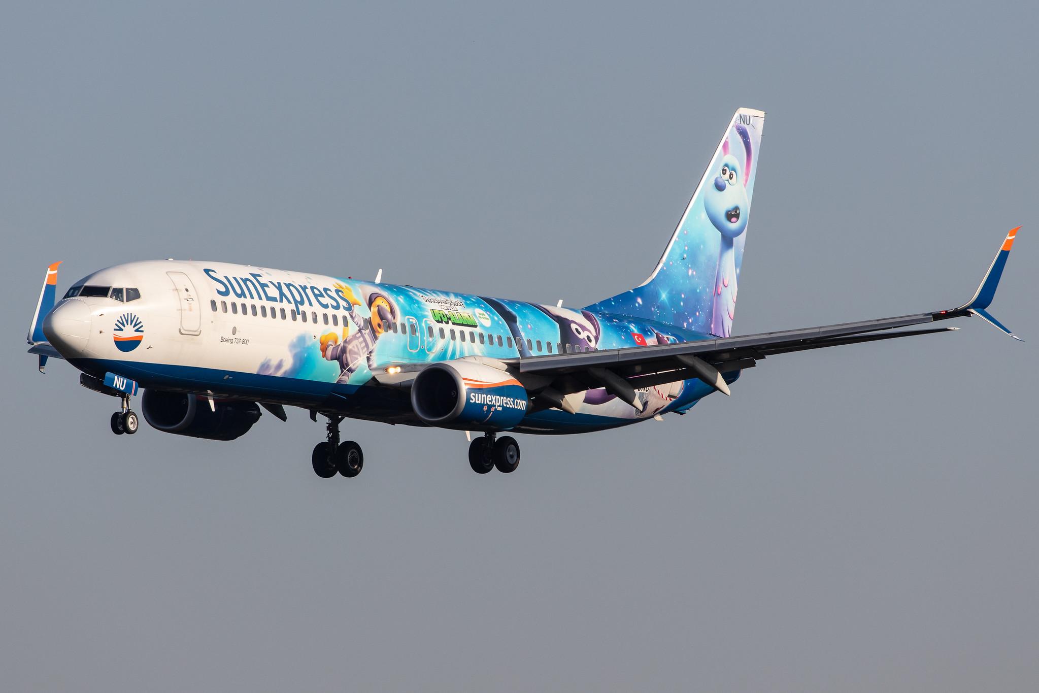 Hamburg Airport: SunExpress (XQ / SXS) |  Livery: Shaun das Schaf - UFO-Alarm Livery |  Boeing 737-8HC B738 | TC-SNU | MSN 40756
