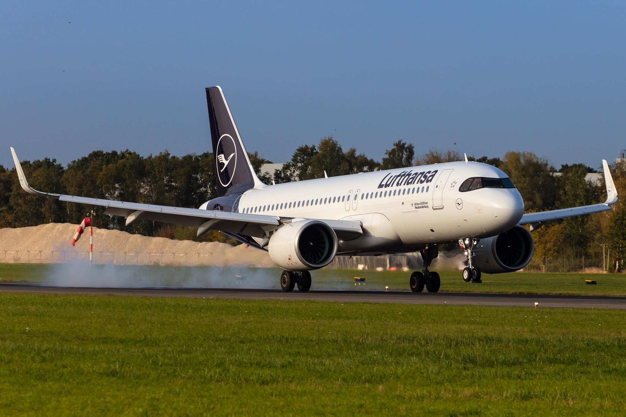 Hamburg Airport: Lufthansa (LH / DLH) |  Airbus A320-271N A20N | D-AINZ | MSN 9442