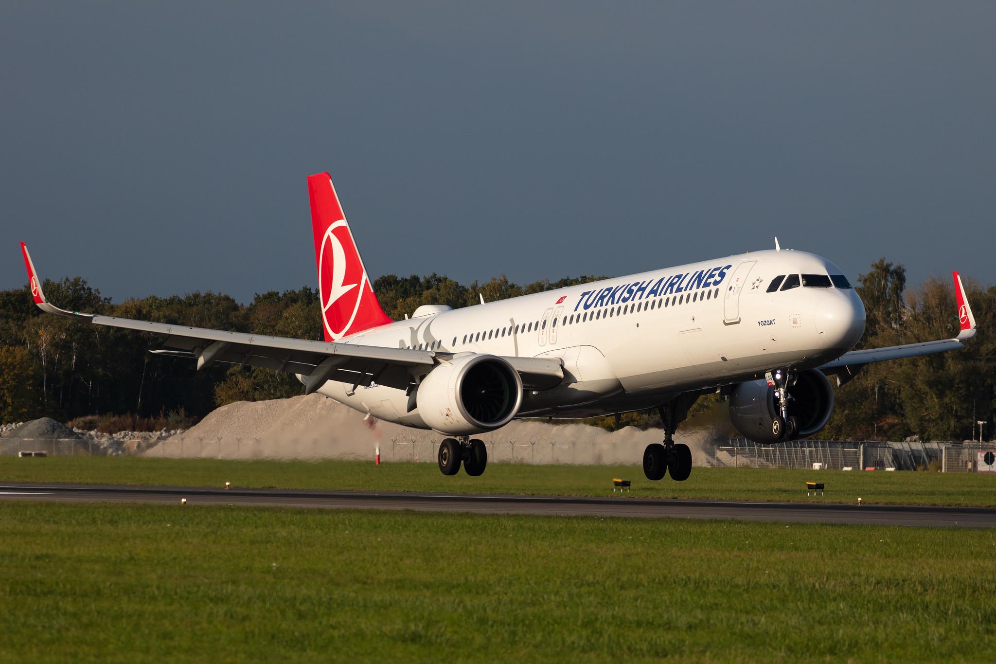 Hamburg Airport: Turkish Airlines (TK / THY) |  Airbus A321-271NX A21N | TC-LSG | MSN 8794