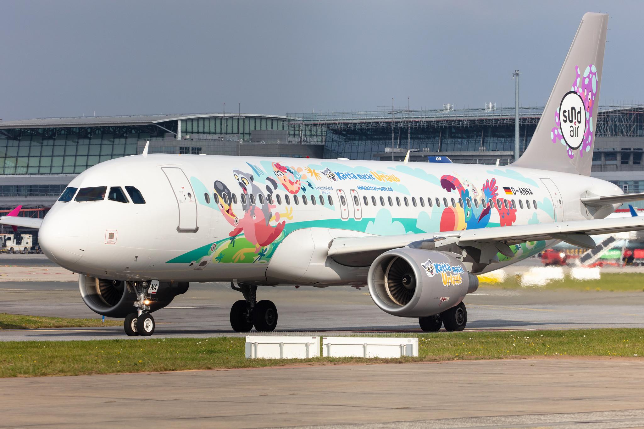 Hamburg Airport: Sundair (SR / SDR) |  Livery: Katta macht Urlaub Livery |  Airbus A320-214 A320 | D-ANNA | MSN 3289