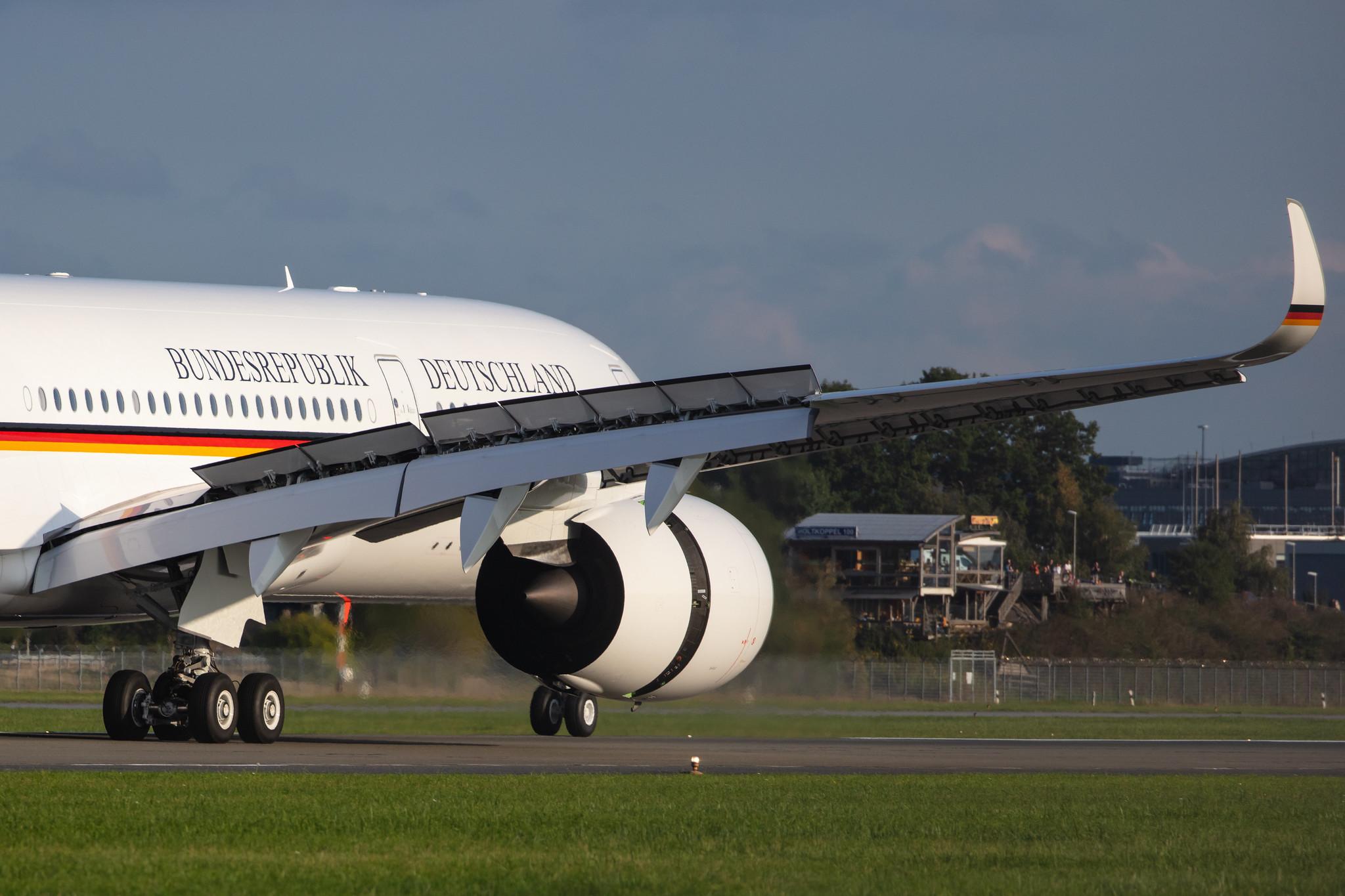 Hamburg Airport: German Air Force (/ GAF) |  Airbus A350-941 A359 | D-AGAF (10+03) | MSN 416