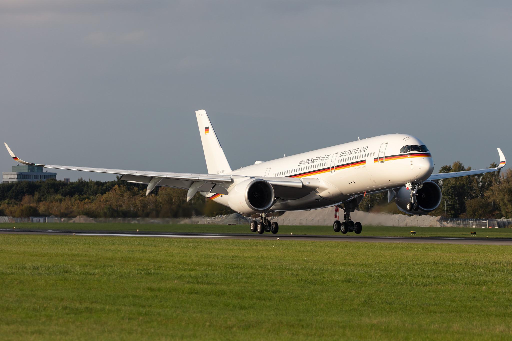 Hamburg Airport: German Air Force (/ GAF) |  Airbus A350-941 A359 | D-AGAF (10+03) | MSN 416