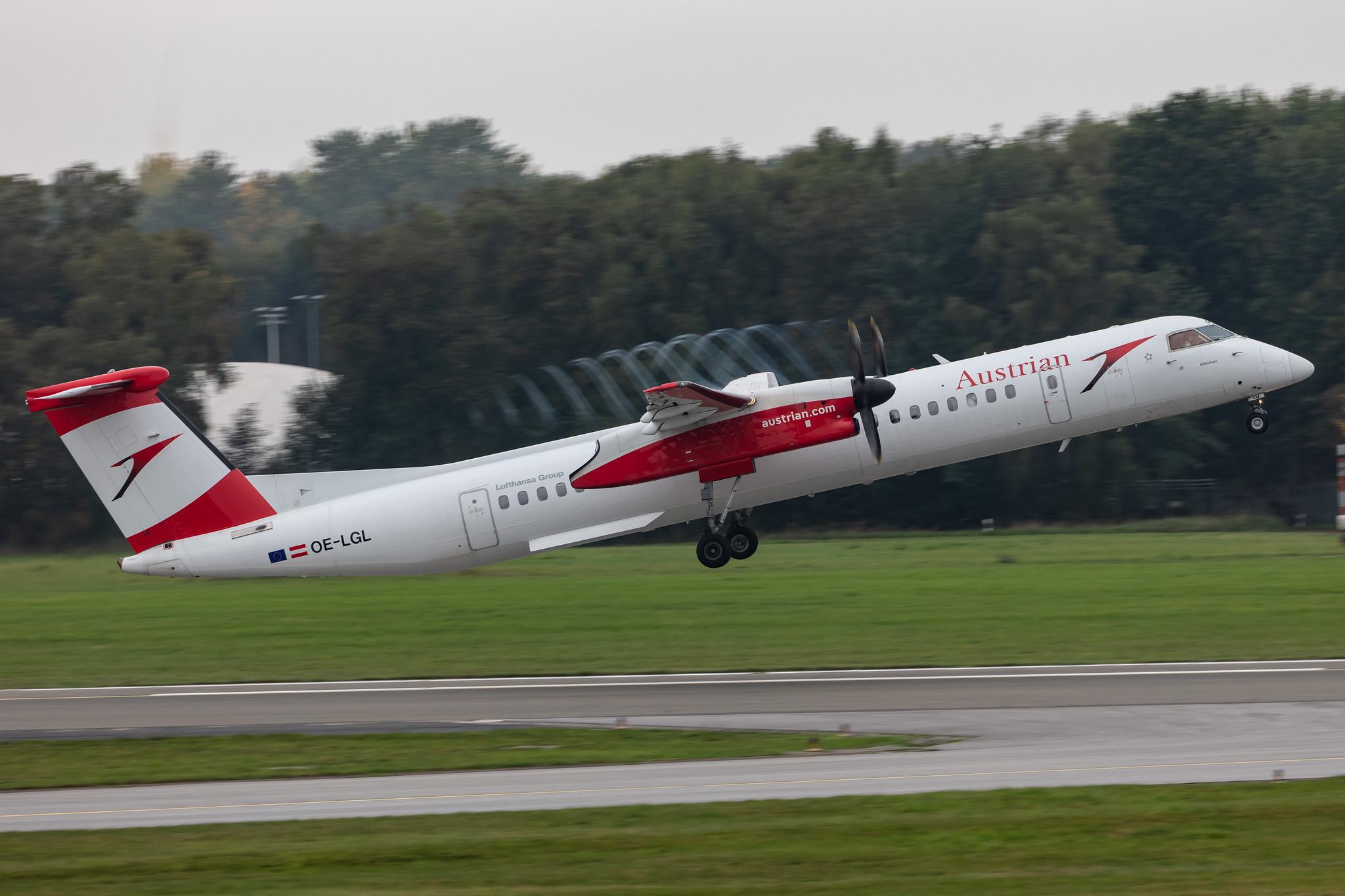 Hamburg Airport: Austrian Airlines (OS / AUA) |  De Havilland Canada Dash 8-400 DH8D | OE-LGL | MSN 4310