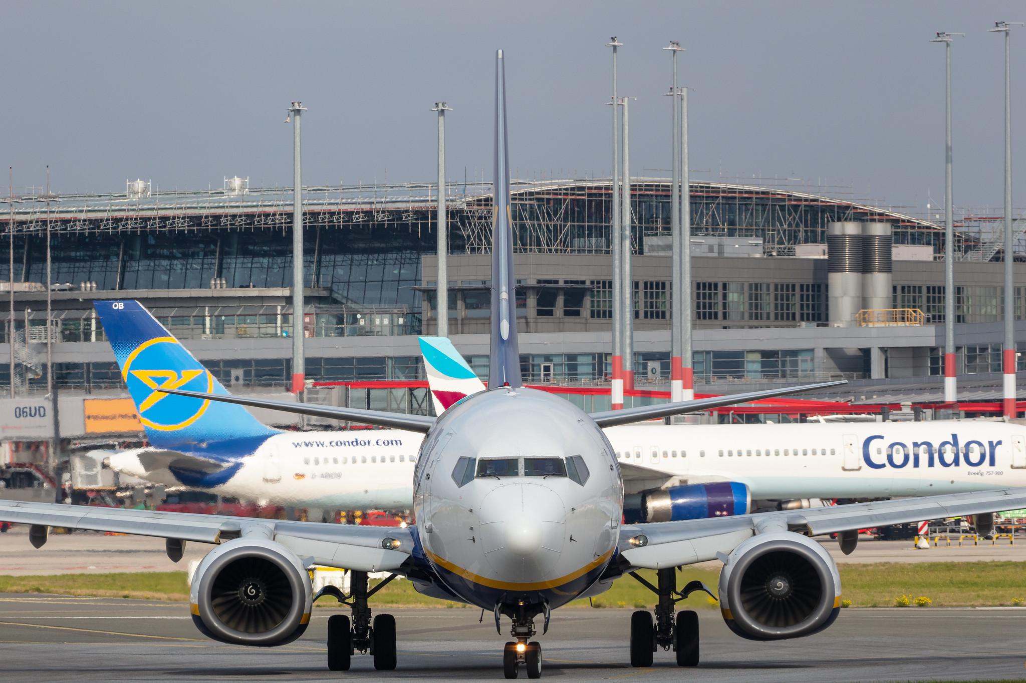 Hamburg Airport: Ryanair (FR / RYR) |  Boeing 737-8AS B738 | EI-DHY | MSN 33824