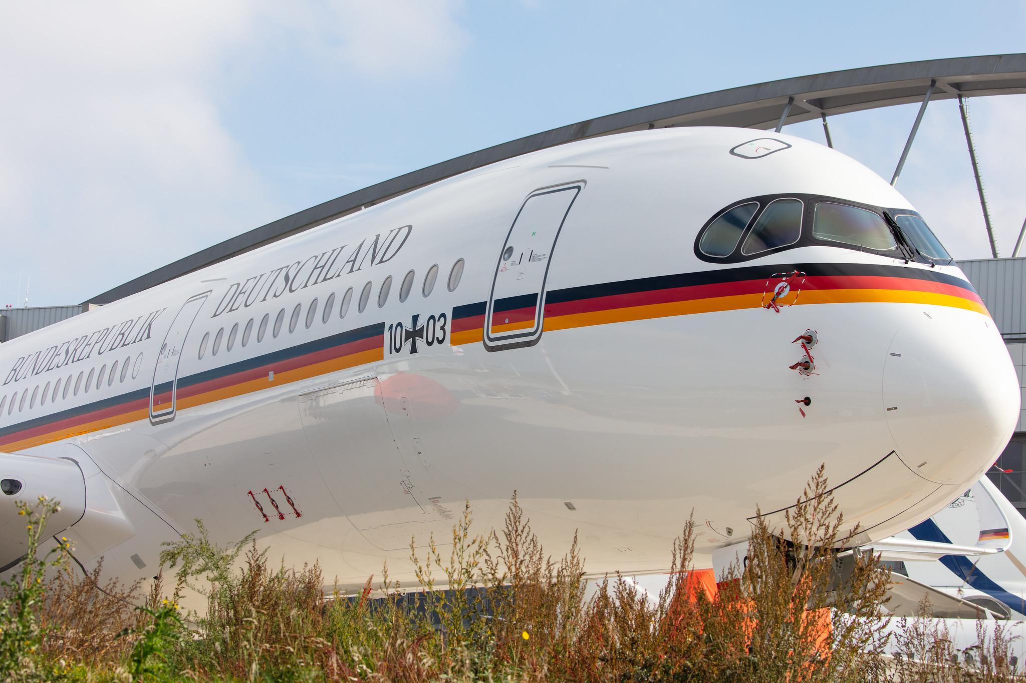 Hamburg Airport: German Air Force (/ GAF) |  Airbus A350-941 A359 | D-AGAF (10+03) | MSN 416