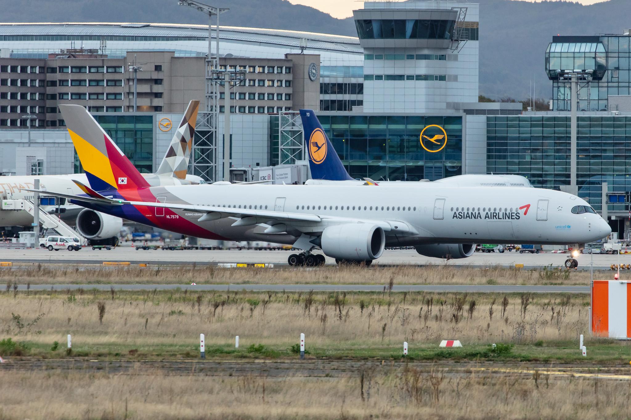 Frankfurt Airport: Asiana Airlines (OZ / AAR) |  Airbus A350-941 A359 | HL7579 | MSN 176