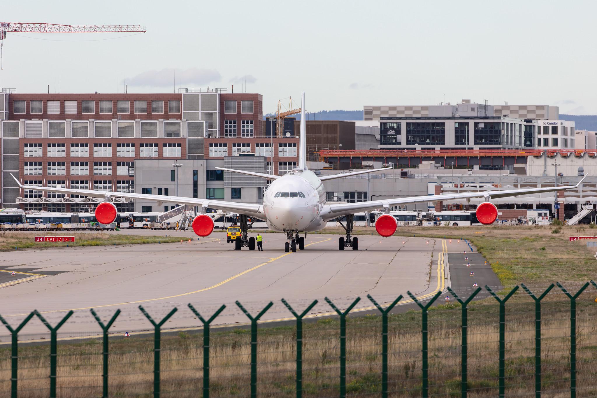 Frankfurt Airport: Lufthansa (LH / DLH) |  Airbus A340-313 A343 | D-AIGT | MSN 0304