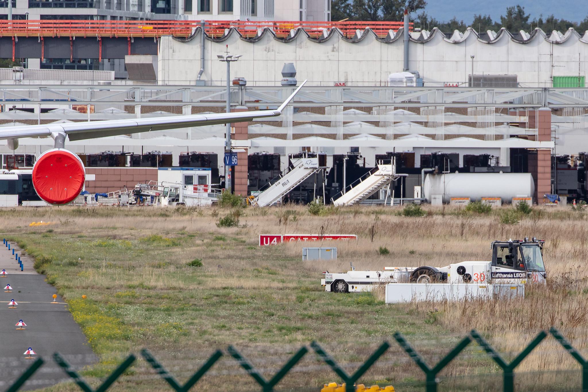 Frankfurt Airport: Lufthansa (LH / DLH) |  Airbus A340-313 A343 | D-AIGT | MSN 0304