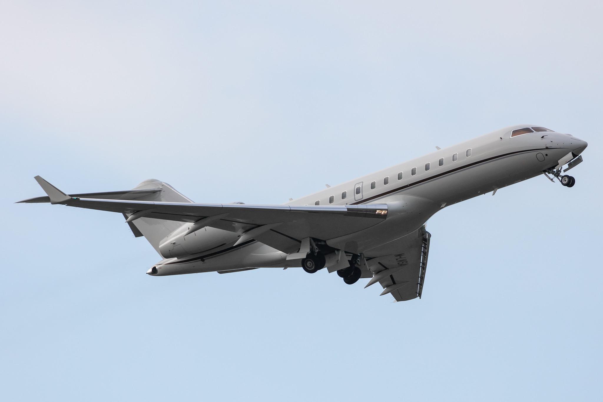 Hamburg Airport: Private owner |  Bombardier Global Express GLEX | M-LWSA | MSN 9092