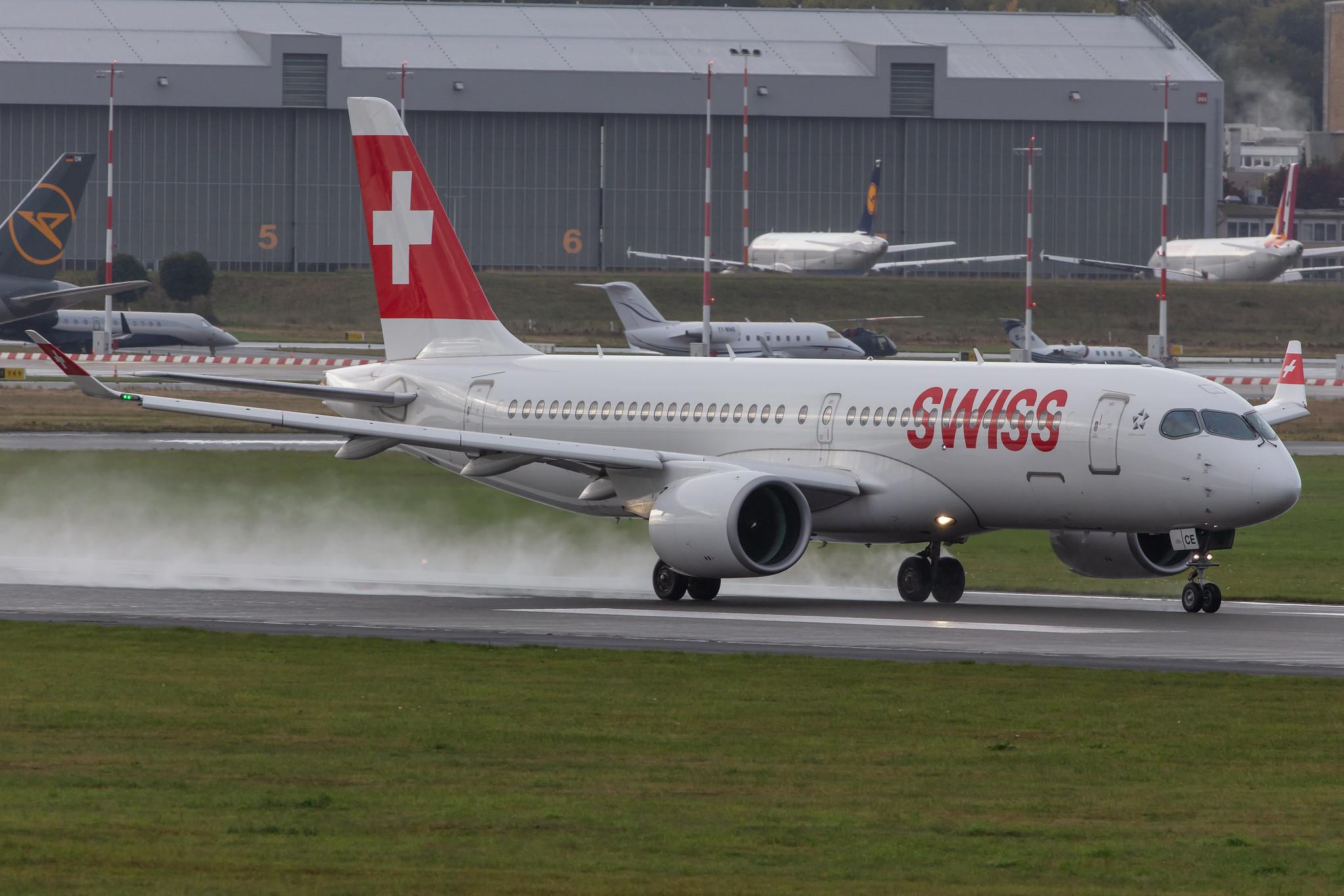 Hamburg Airport: Swiss (LX / SWR) |  Airbus A220-300 BCS3 | HB-JCE | MSN 55014