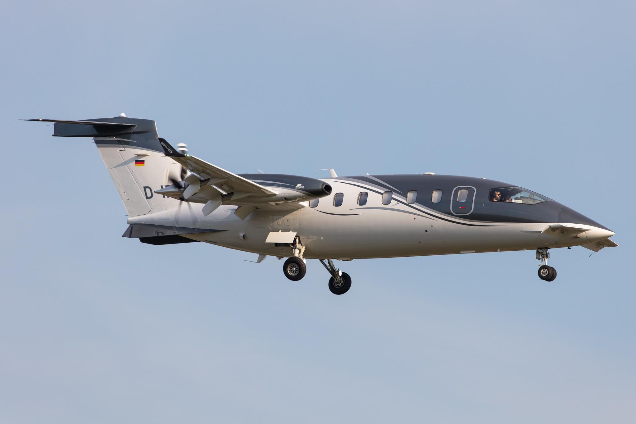 Hamburg Airport: AirGO Private Airline (/ XGO) |  Piaggio P-180 Avanti Evo P180 | D-IPPY | MSN 3010