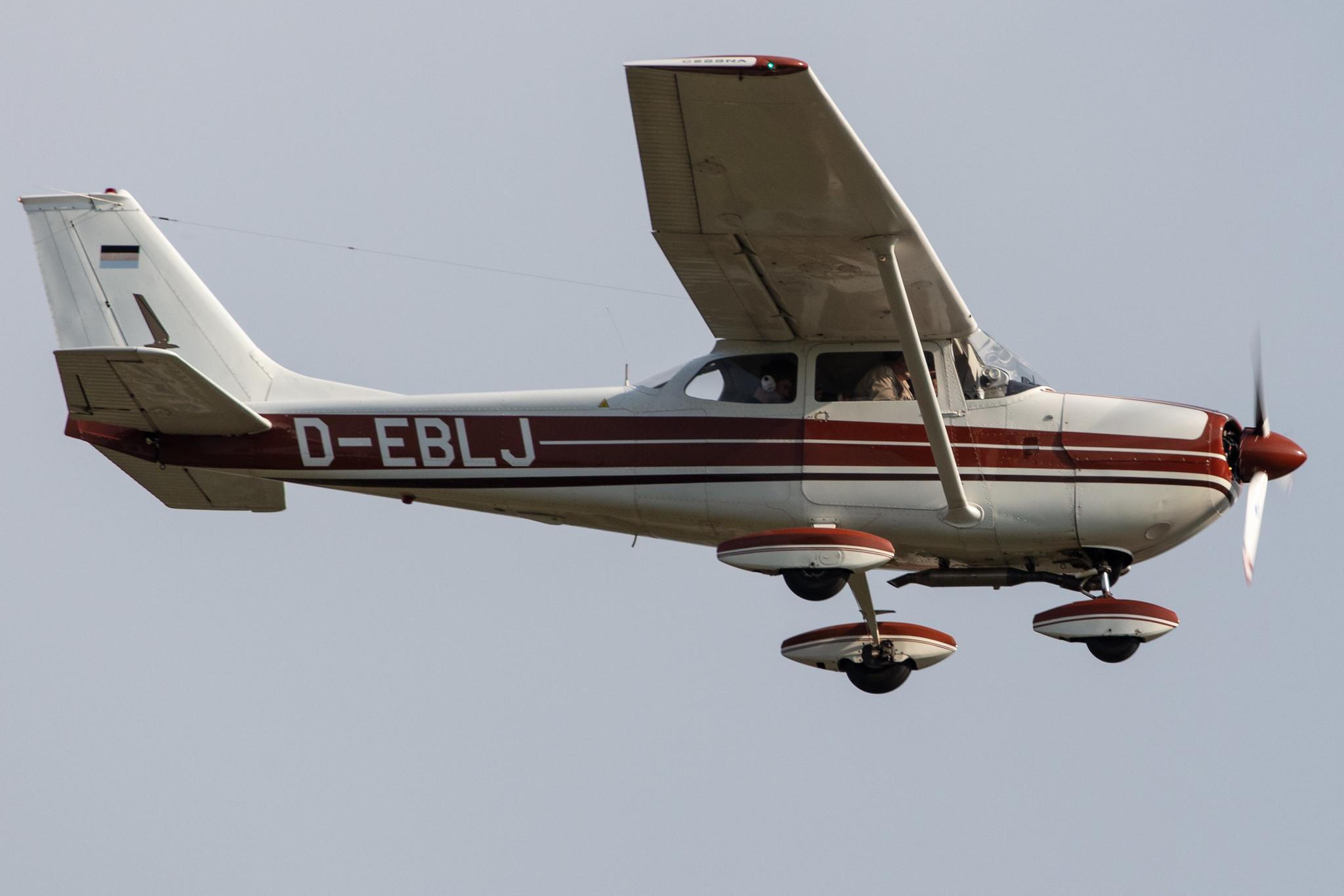 Hamburg Airport: Private Owner |  Cessna FR172G C172 | D-EBLJ | MSN FR17200148