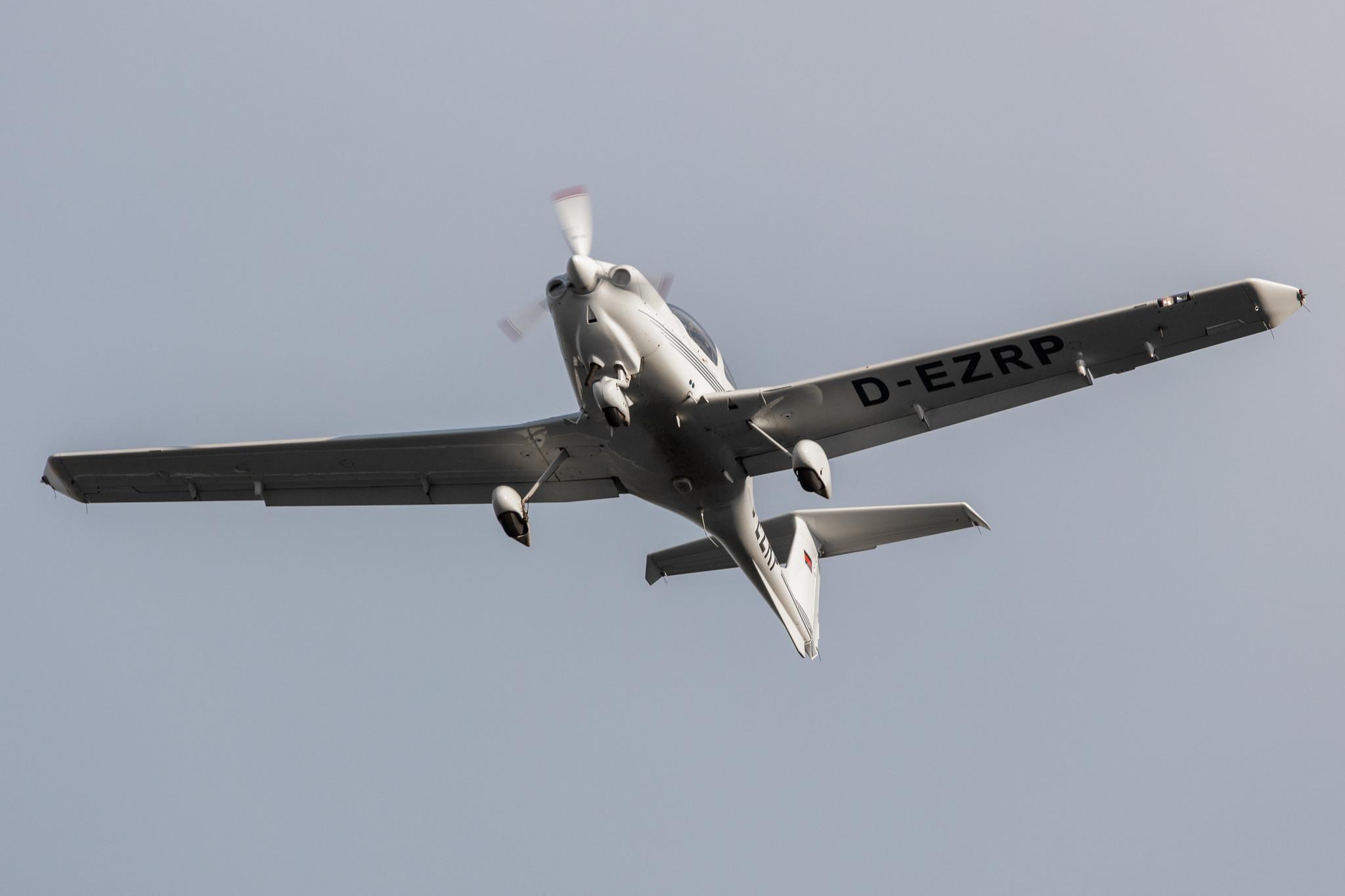 Hamburg Airport: Private owner |  Diamond DA40 Diamond Star DA40 | D-EZRP | MSN 40.057