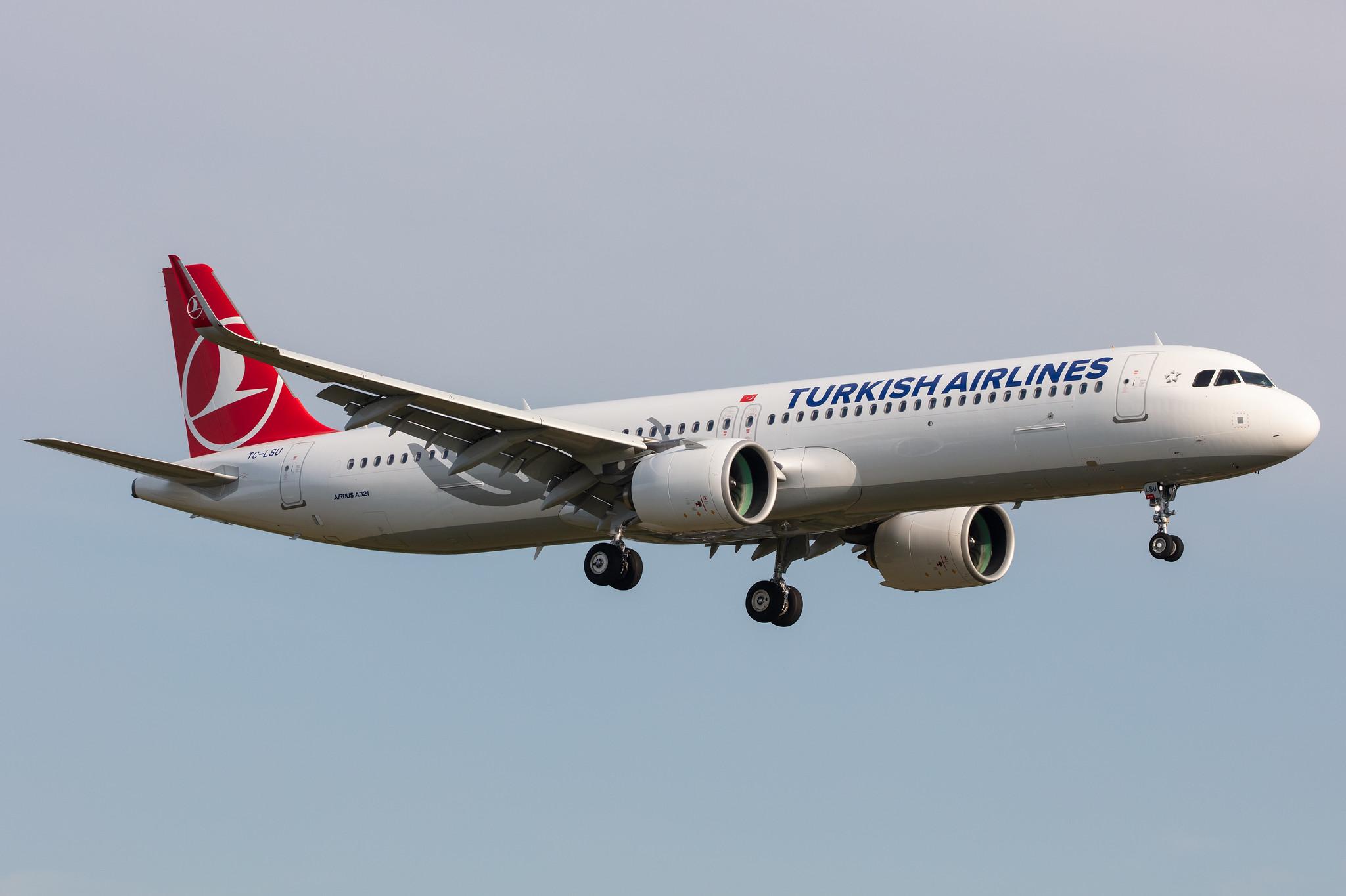 Hamburg Airport: Turkish Airlines (TK / THY) |  Airbus A321-271NX A21N | TC-LSU | MSN 9376