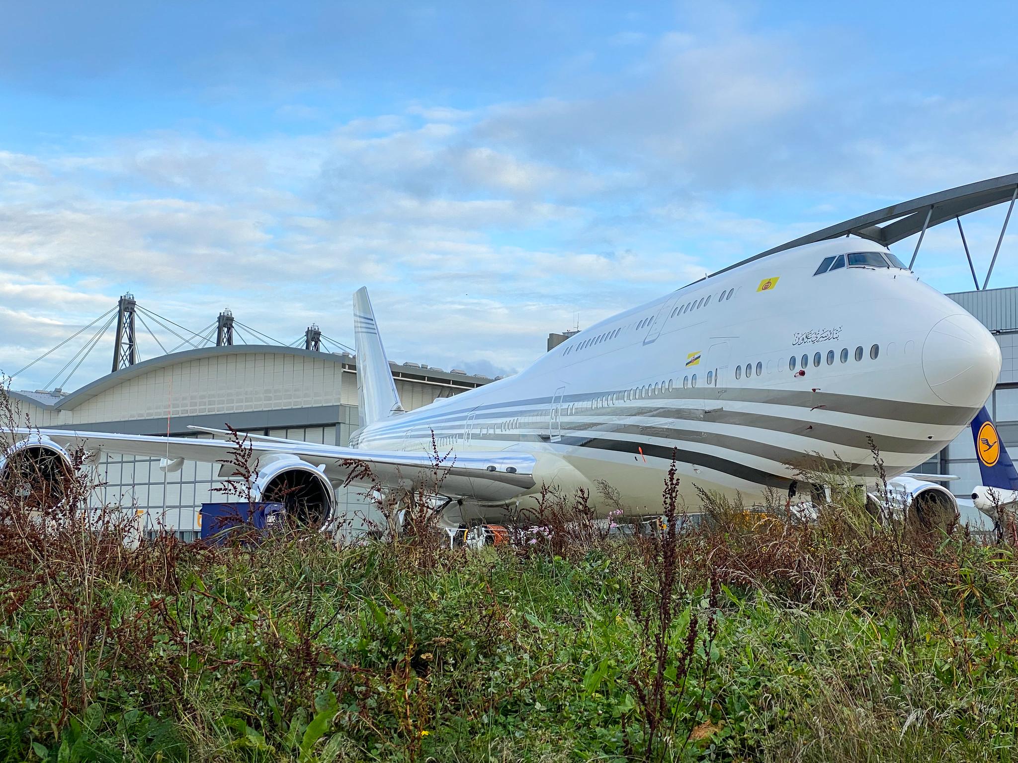 Hamburg Airport: Brunei Government |  Boeing 747-8LQ(BBJ) B748 | V8-BKH | MSN 41060