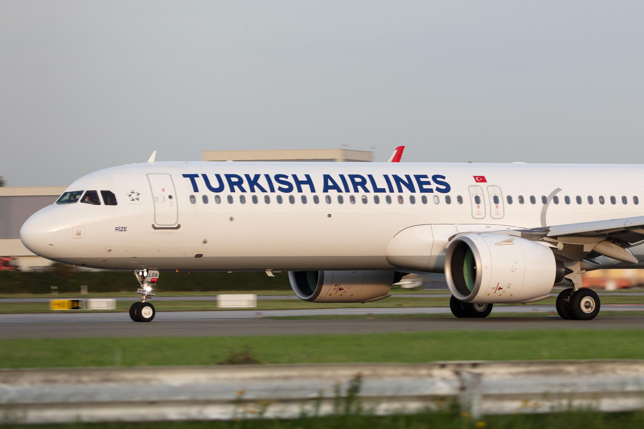 Hamburg Airport: Turkish Airlines (TK / THY) |  Airbus A321-271NX A21N | TC-LSA | MSN 8155