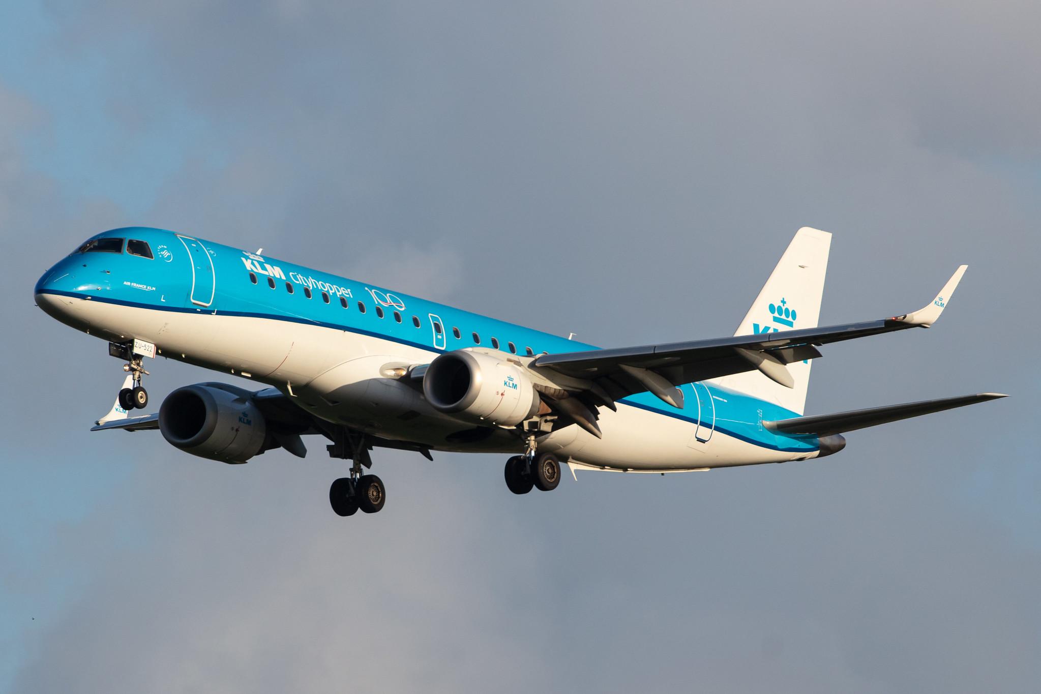 Amsterdam Airport Schiphol: KLM (KL / KLM) | Operator: KLM Cityhopper |  Embraer E190STD E190 | PH-EZU | MSN 19000522