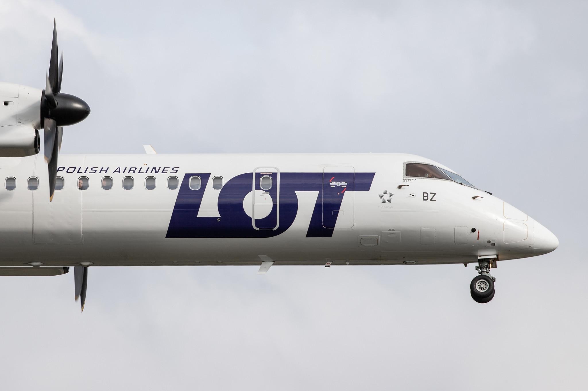 Hamburg Airport: LOT (LO / LOT) |  De Havilland Canada Dash 8-400 DH8D | OY-YBZ | MSN 4148