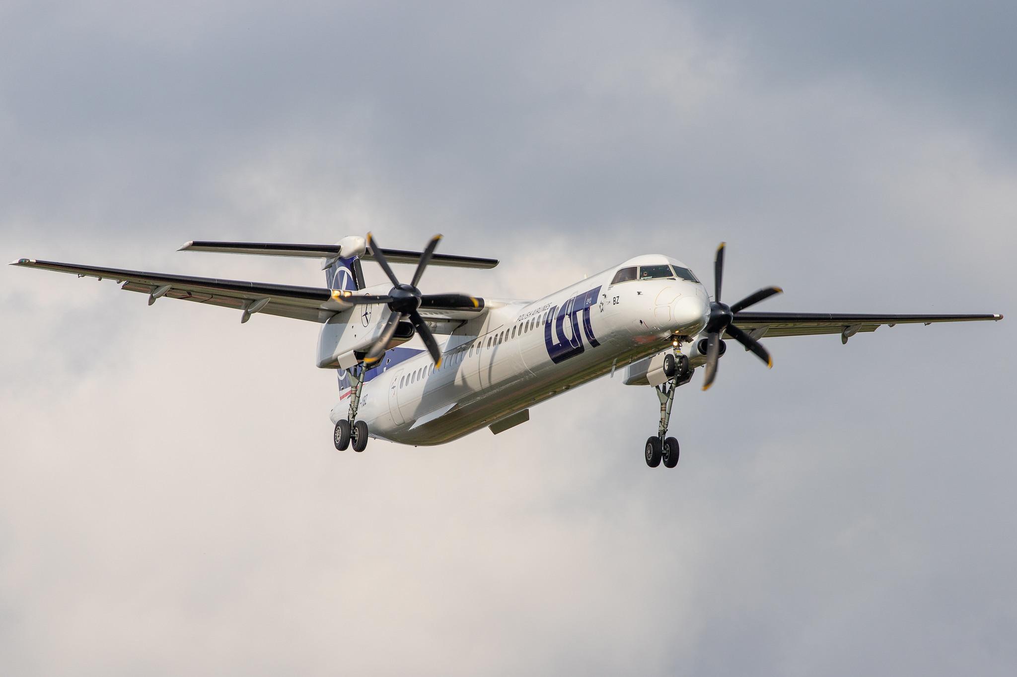 Hamburg Airport: LOT (LO / LOT) |  De Havilland Canada Dash 8-400 DH8D | OY-YBZ | MSN 4148